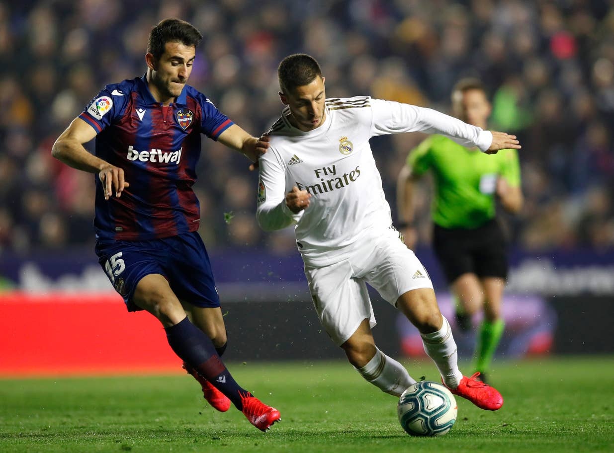 Real mat ngoi dau bang sau tran thua Levante hinh anh