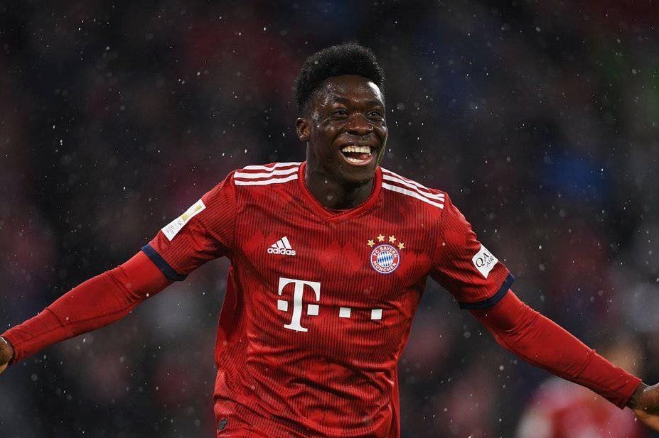 Alphonso Davies - ngoi sao tre Bayern toa sang truoc Chelsea hinh anh
