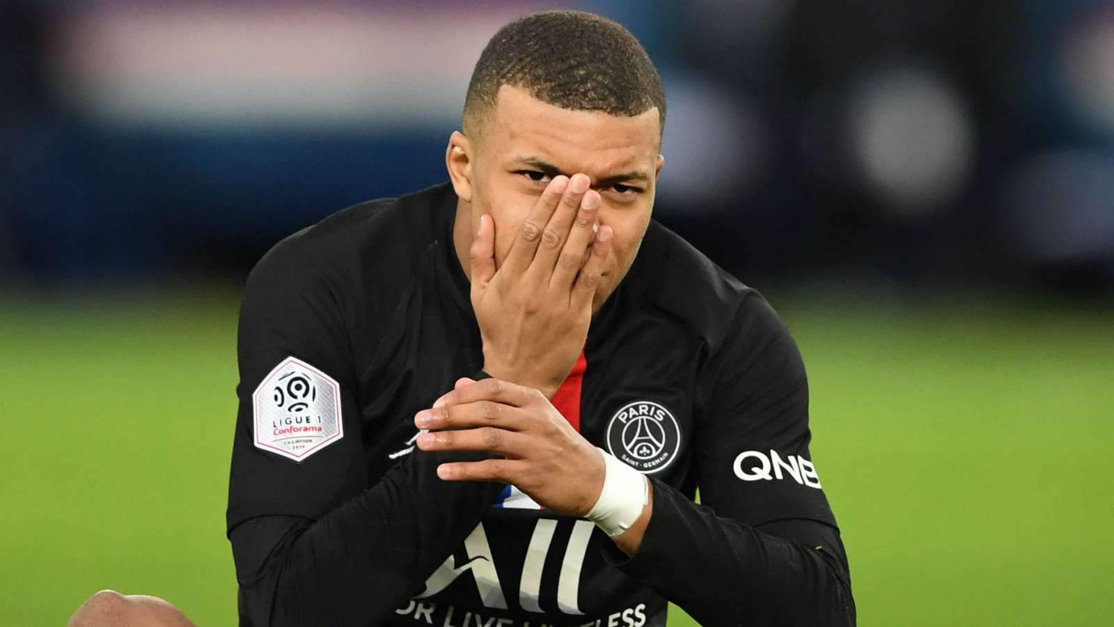 Mbappe khong tap cung dong doi tai PSG hinh anh