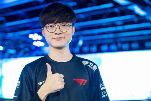 Faker va dong doi chiem linh doi hinh tieu bieu LCK tuan 4 hinh anh