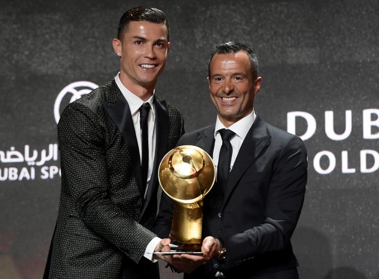 Nguoi dai dien cua Ronaldo bi dieu tra do dinh nghi an tron thue hinh anh