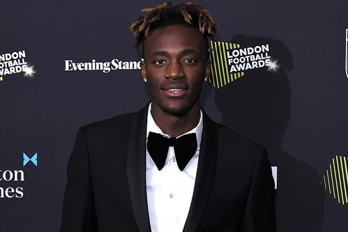 Sao tre Chelsea nhan cu dup giai thuong hinh anh