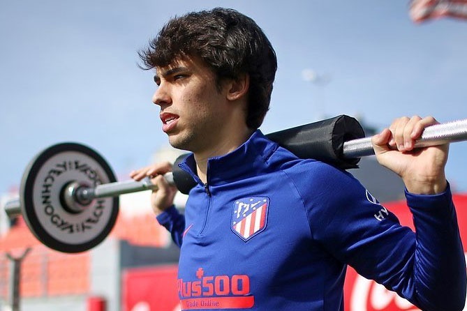 Joao Felix tro lai, Atletico Madrid san sang hanh quan den Merseyside hinh anh