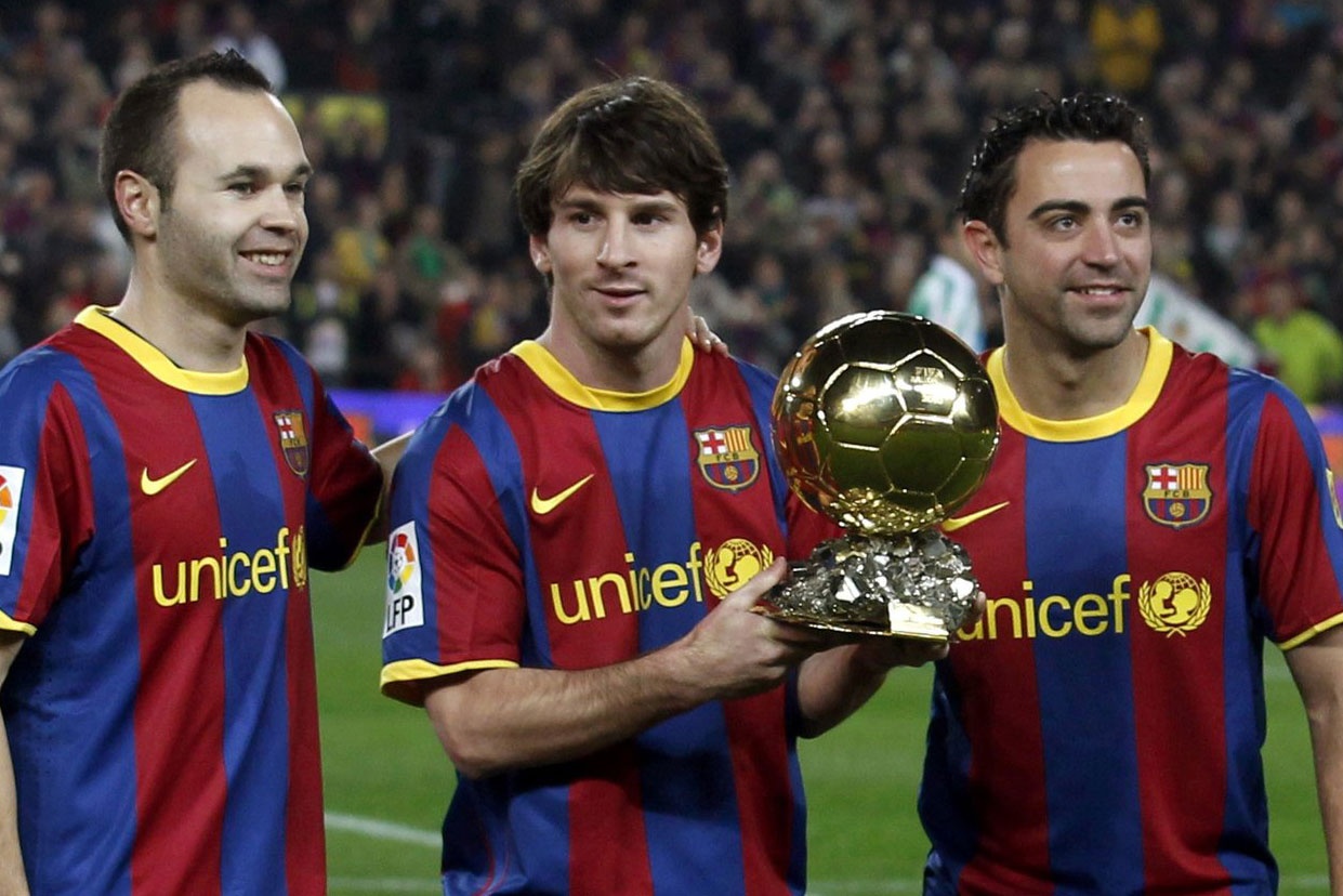 5 tien ve noi tieng chua mot lan duoc trao Qua bong vang hinh anh