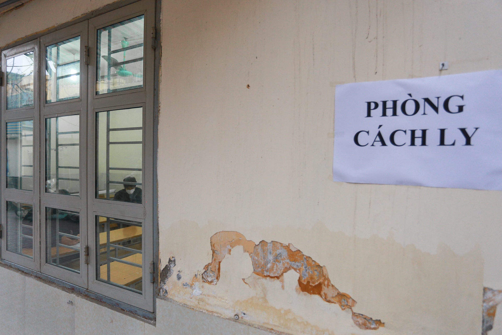 Hơn 1000 học sinh THPT Hoàng Cầu lấy mẫu xét nghiệm ảnh 7 Hon 1000 hoc sinh THPT Hoang Cau lay mau xet nghiem anh 7