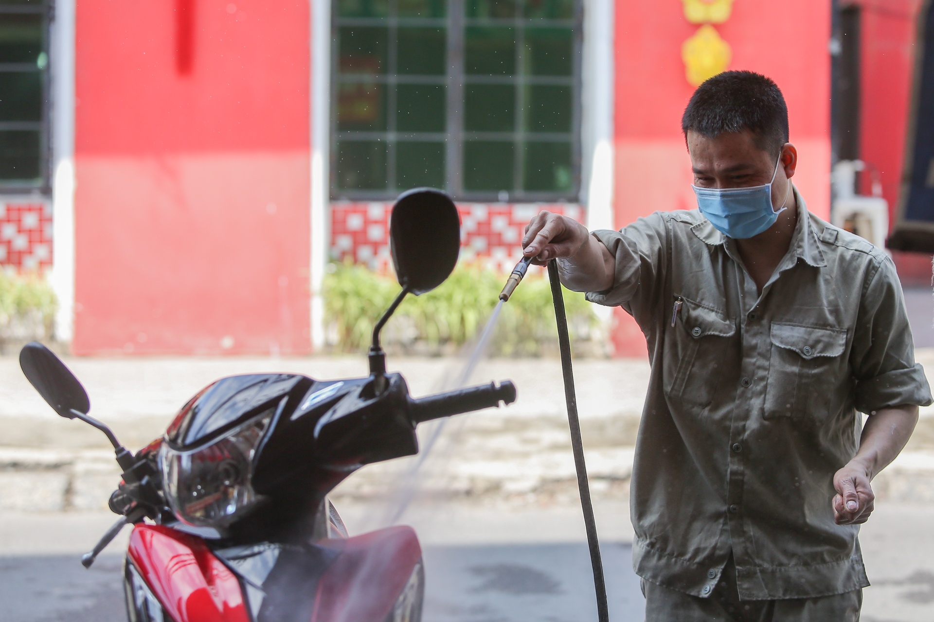 Gia rua xe tang gap 2 lan,  luong khach giam vi dich anh 10