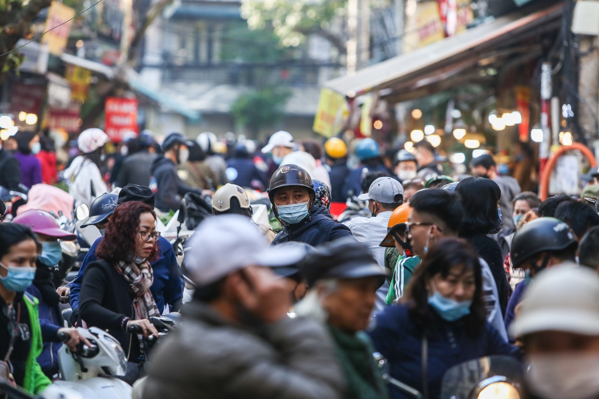 Do xo di mua ga ngam hoa hong cung giao thua anh 14