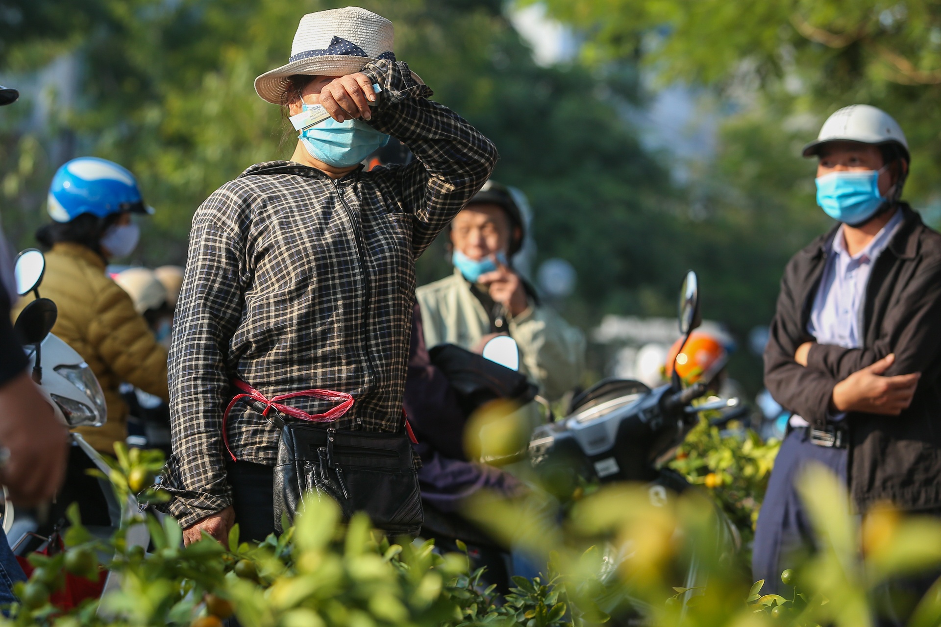 Tieu thuong khoc rong vi quat bi lay khong dua tien chieu 30 Tet anh 2