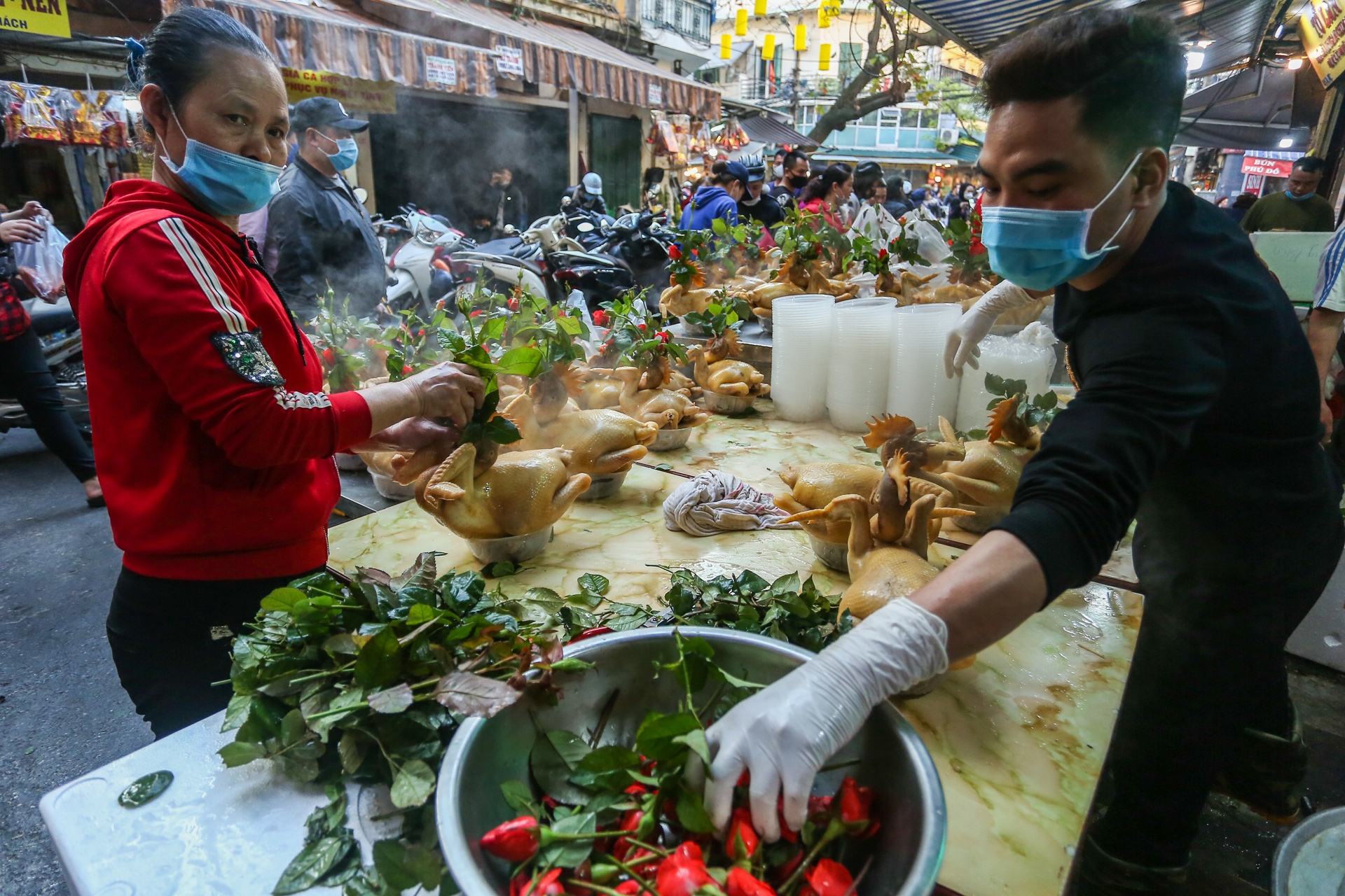 Do xo di mua ga ngam hoa hong cung giao thua anh 5