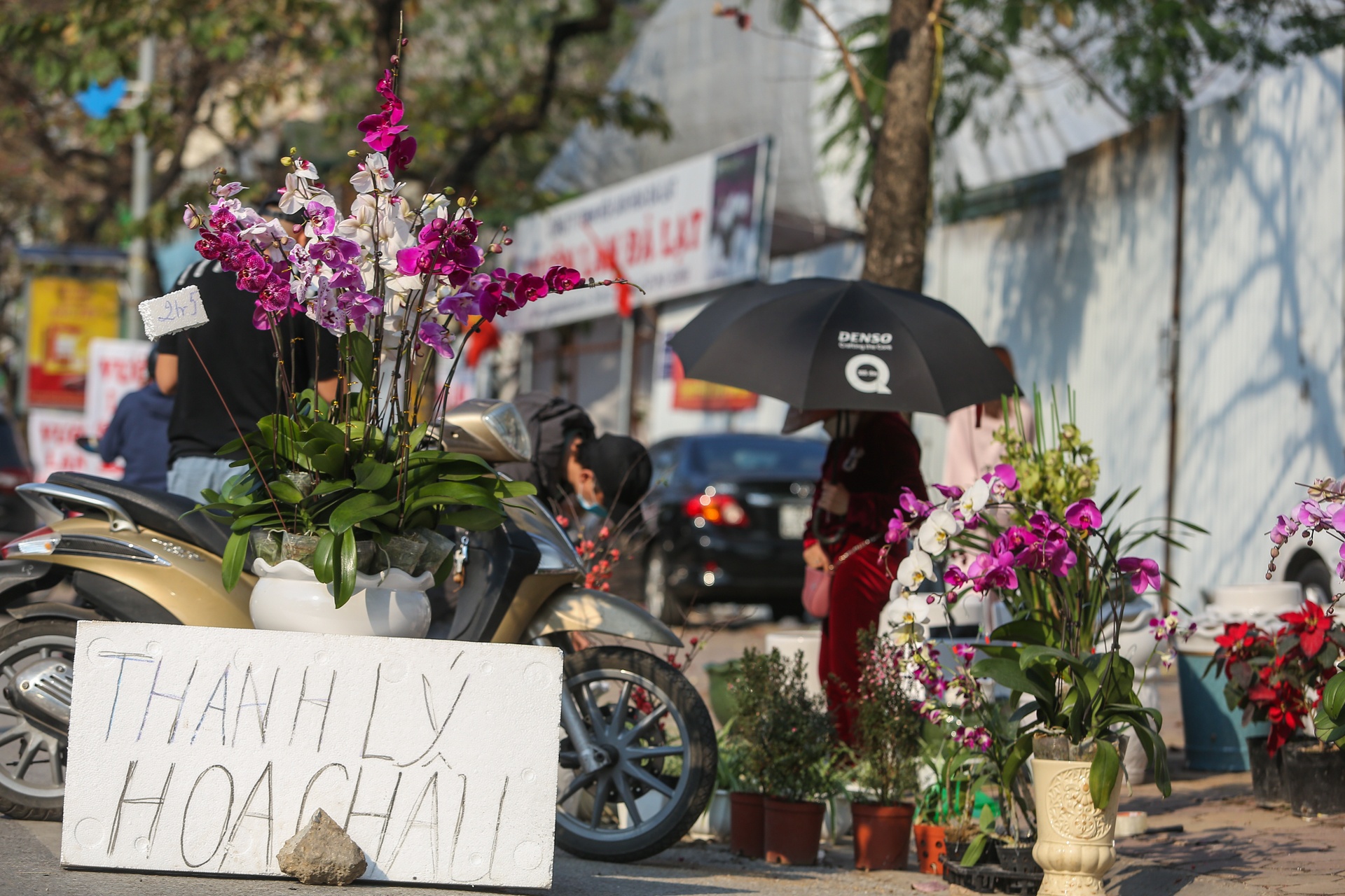 Tieu thuong khoc rong vi quat bi lay khong dua tien chieu 30 Tet anh 9