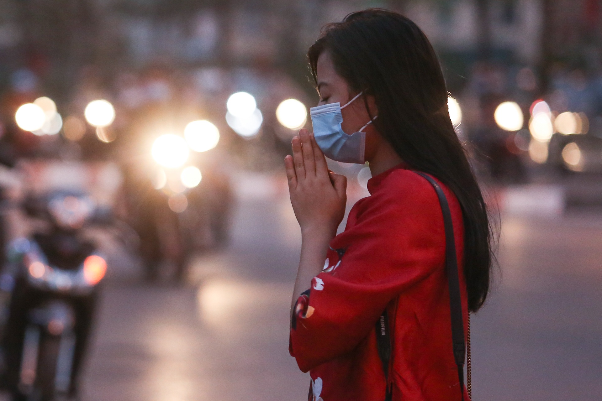 To dinh Phuc Khanh dong cua, nguoi dan dung ngoai vai vong hinh anh