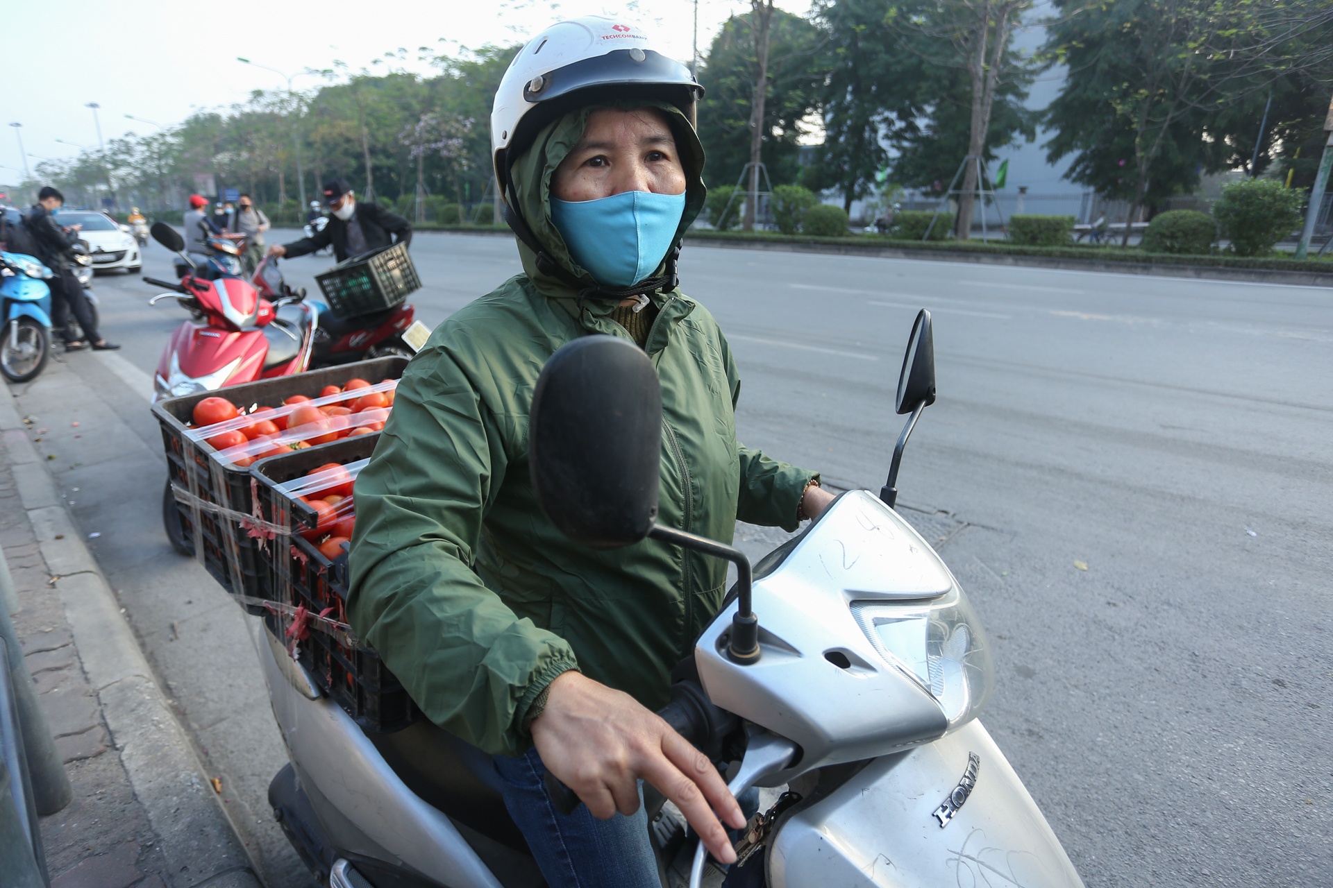 Nguoi Ha Noi chung tay giai cuu nong san anh 7