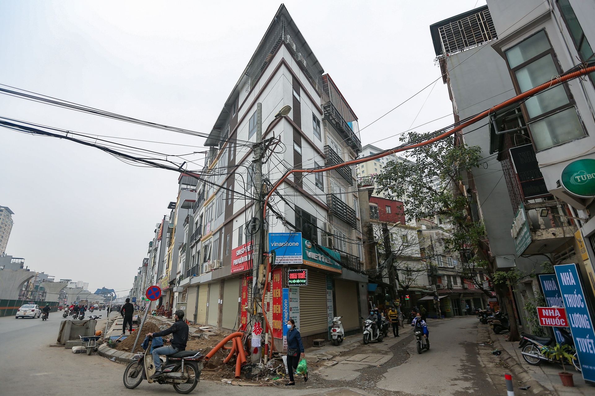 Nha ky di xuat hien ven duong vanh dai 2 o Ha Noi hinh anh