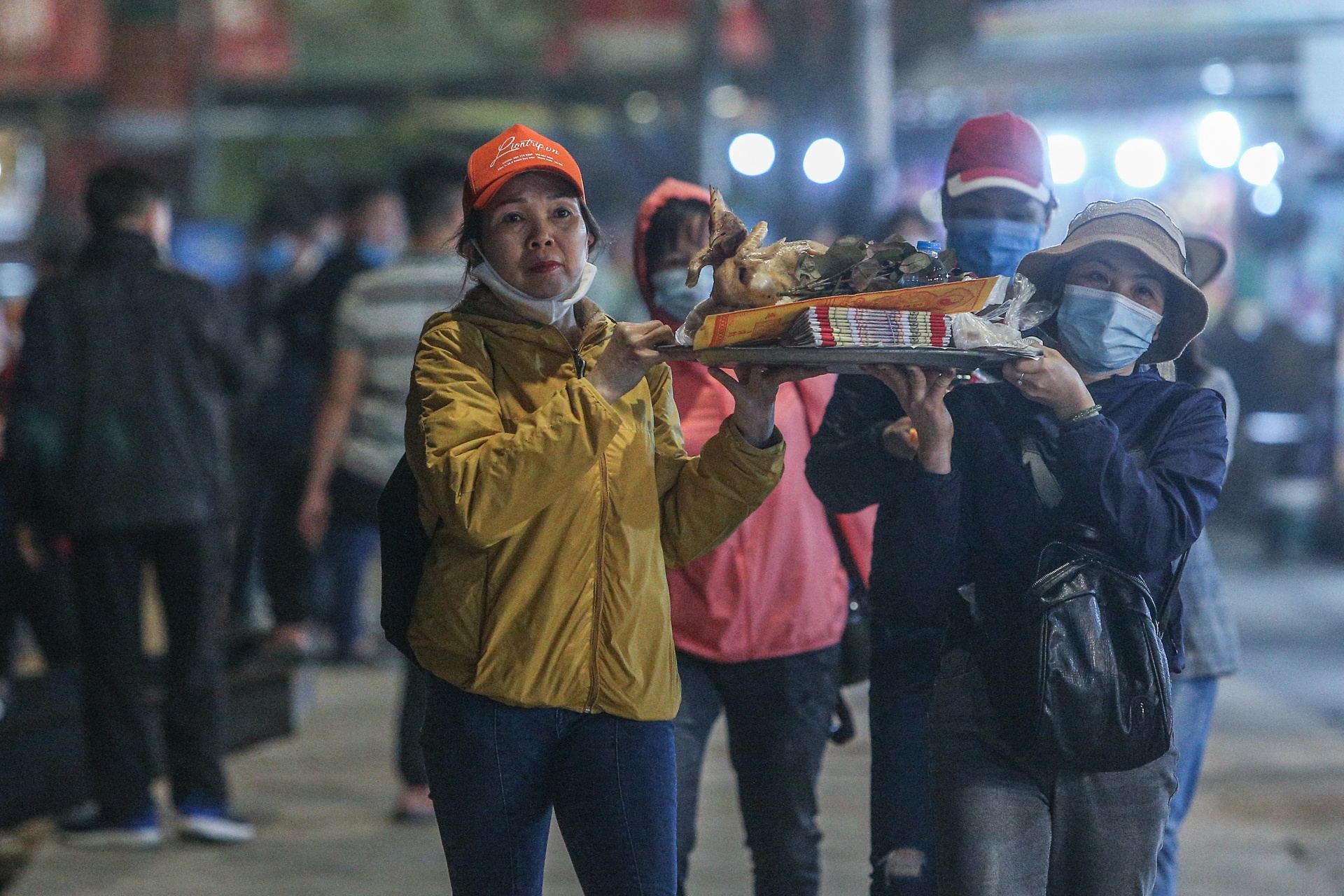 Chua Huong vang ve truoc gio khai mac anh 12