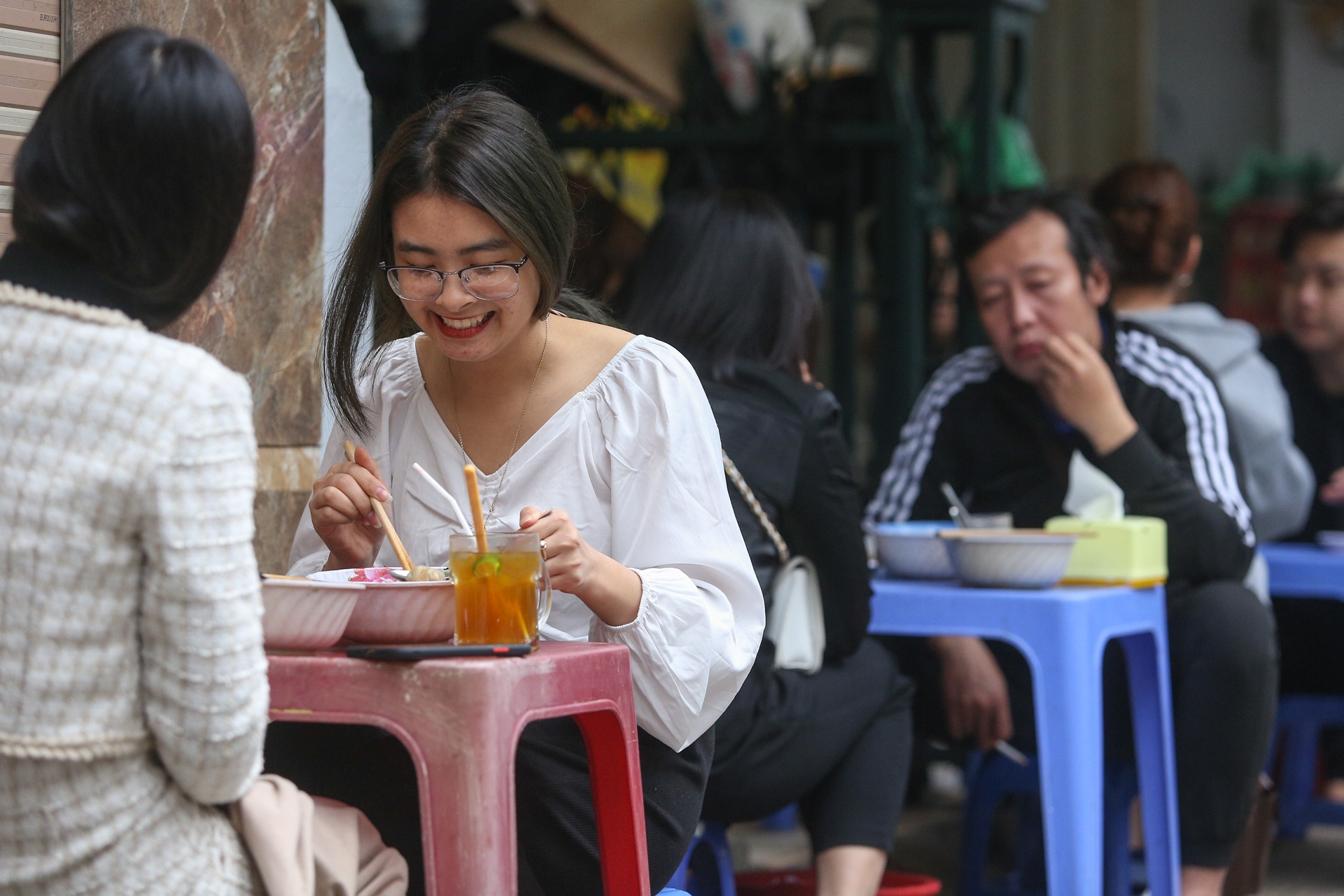 Hang ga tan via he ban ca nghin suat moi ngay hinh anh