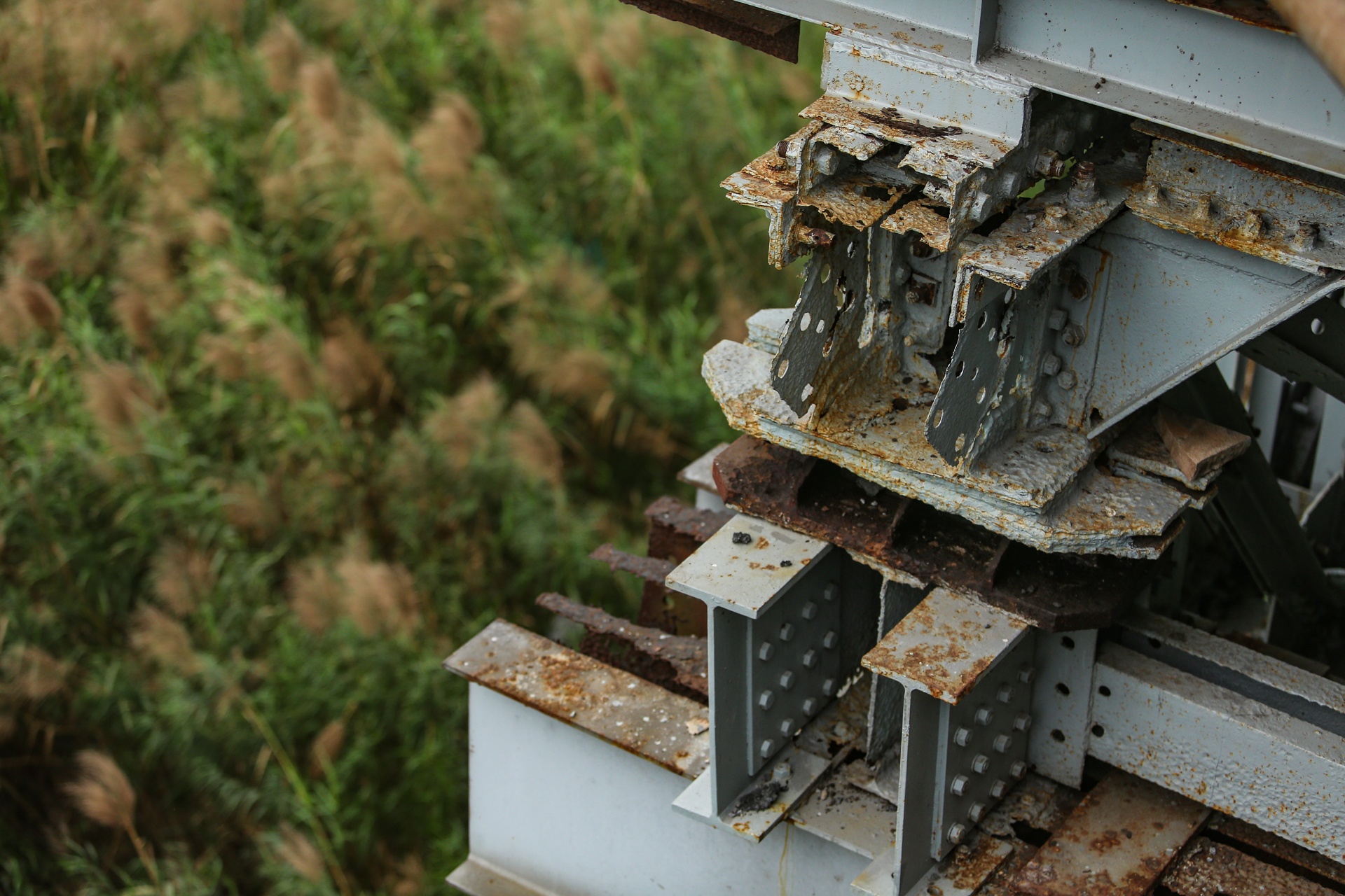 Cau Long Bien xuong cap,  xuat hien nhieu lo hong,  vet nut anh 9