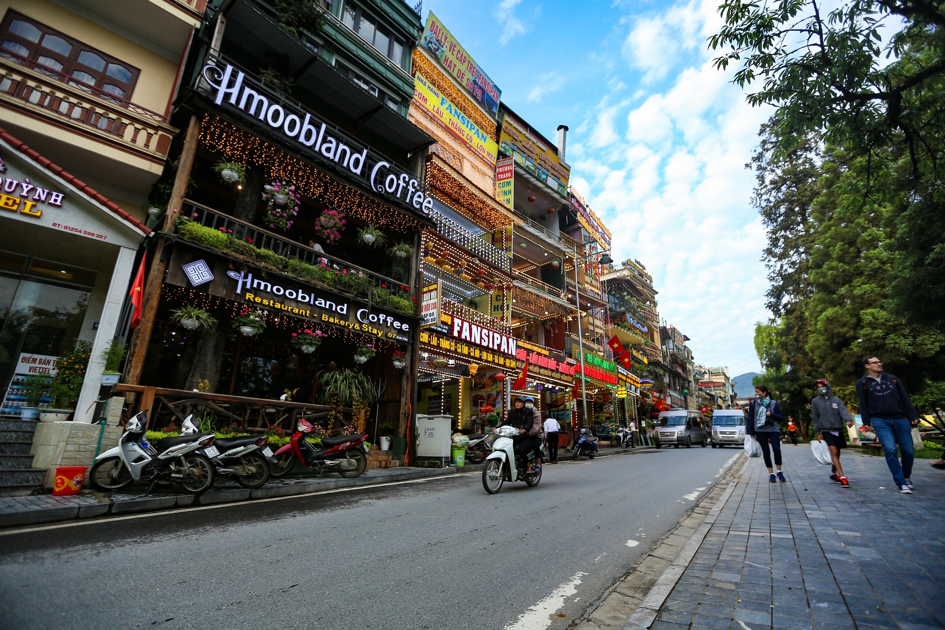 Du khach o at tra phong o Sa Pa truoc ngay nghi le 30/4-1/5 anh 5