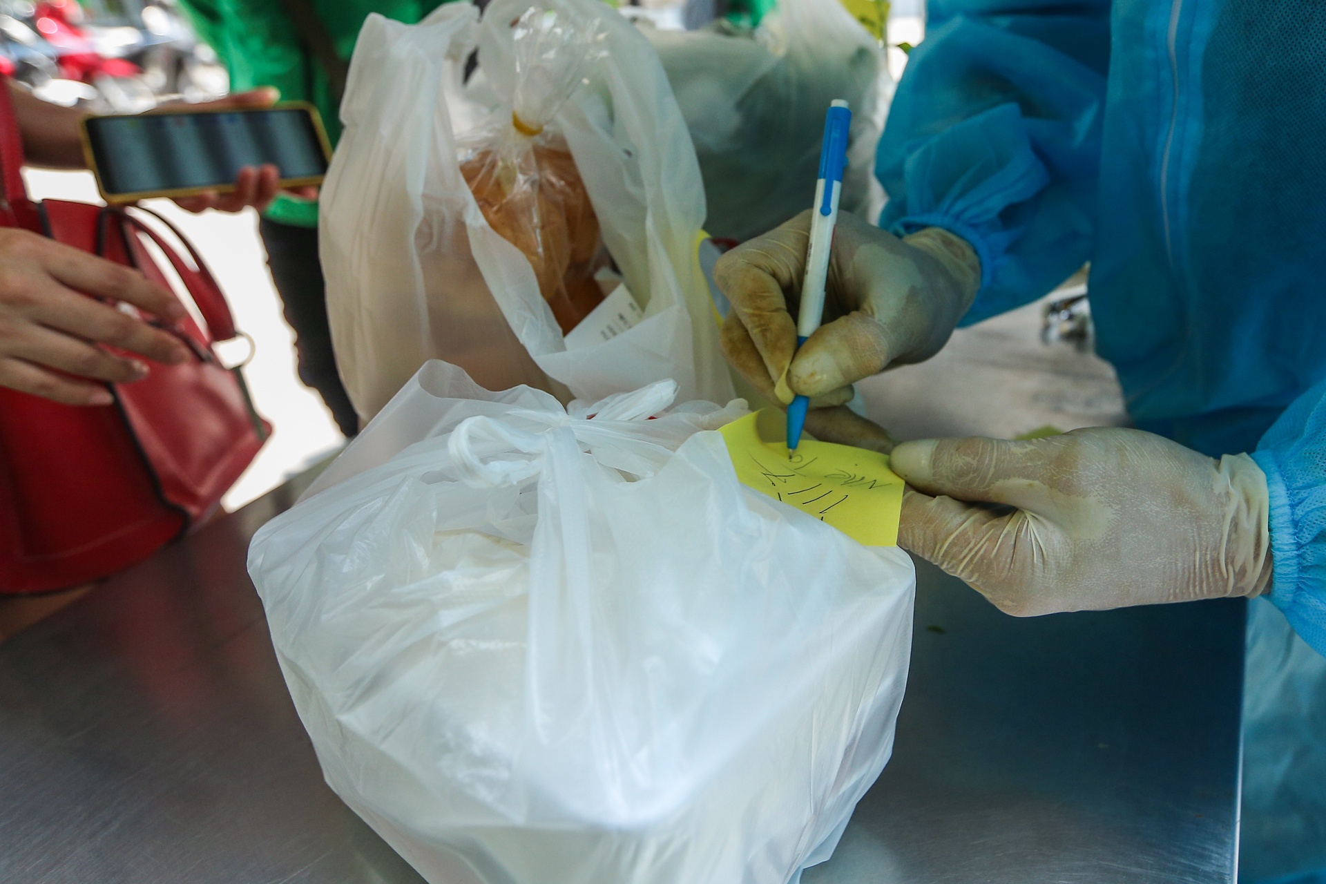 Phong toa chung cu co chuyen gia An Do duong tinh voi SARS-CoV-2 anh 4