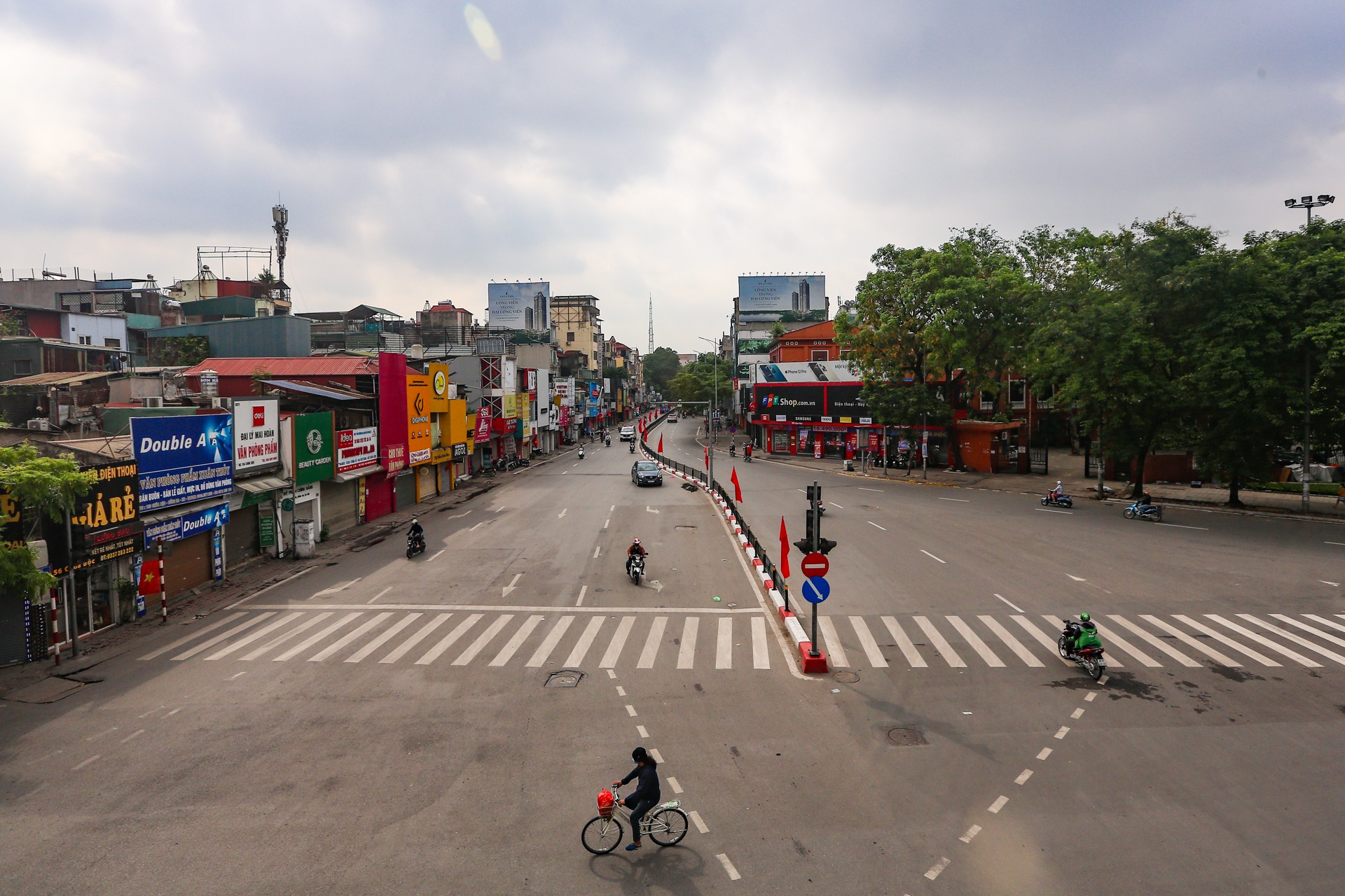 Pho phuong Ha Noi vang ve sau buoi sang ghi nhan so ca nhiem ky luc anh 1