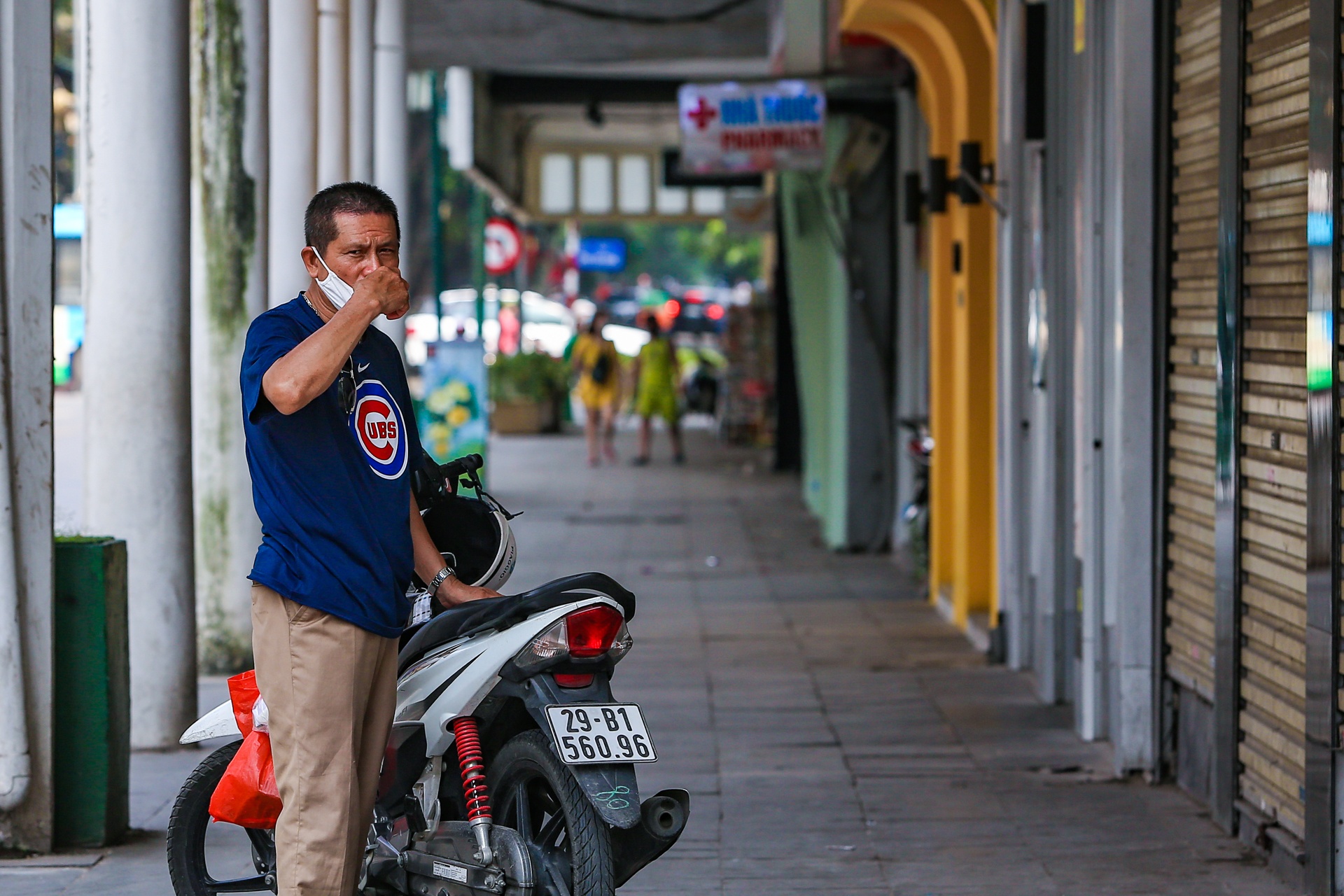 Pho phuong Ha Noi vang ve sau buoi sang ghi nhan so ca nhiem ky luc anh 5