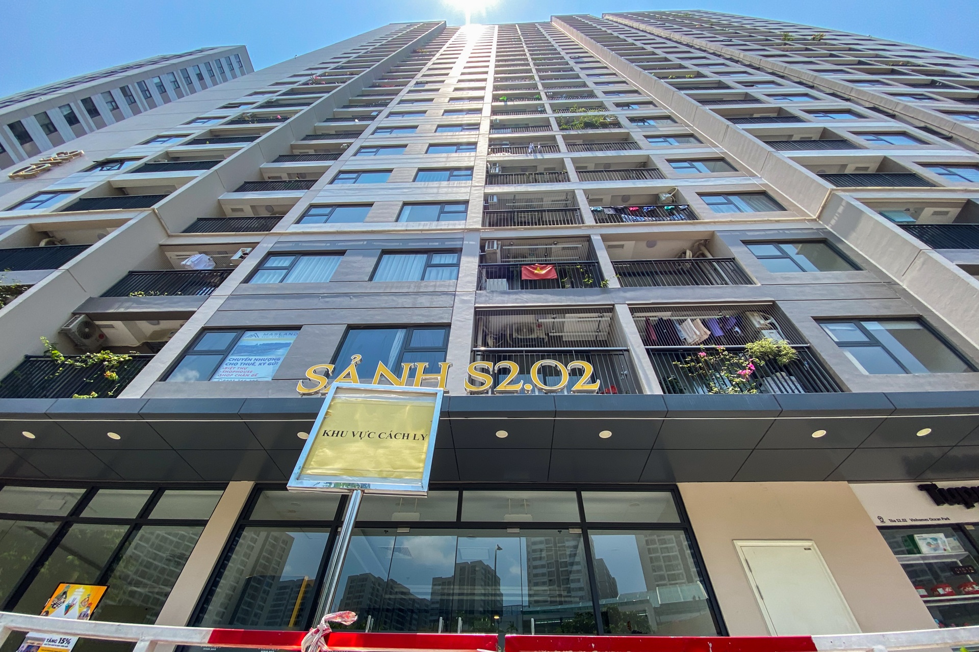 dua nguoi song tai vinhomes ocean park di cach ly anh 3