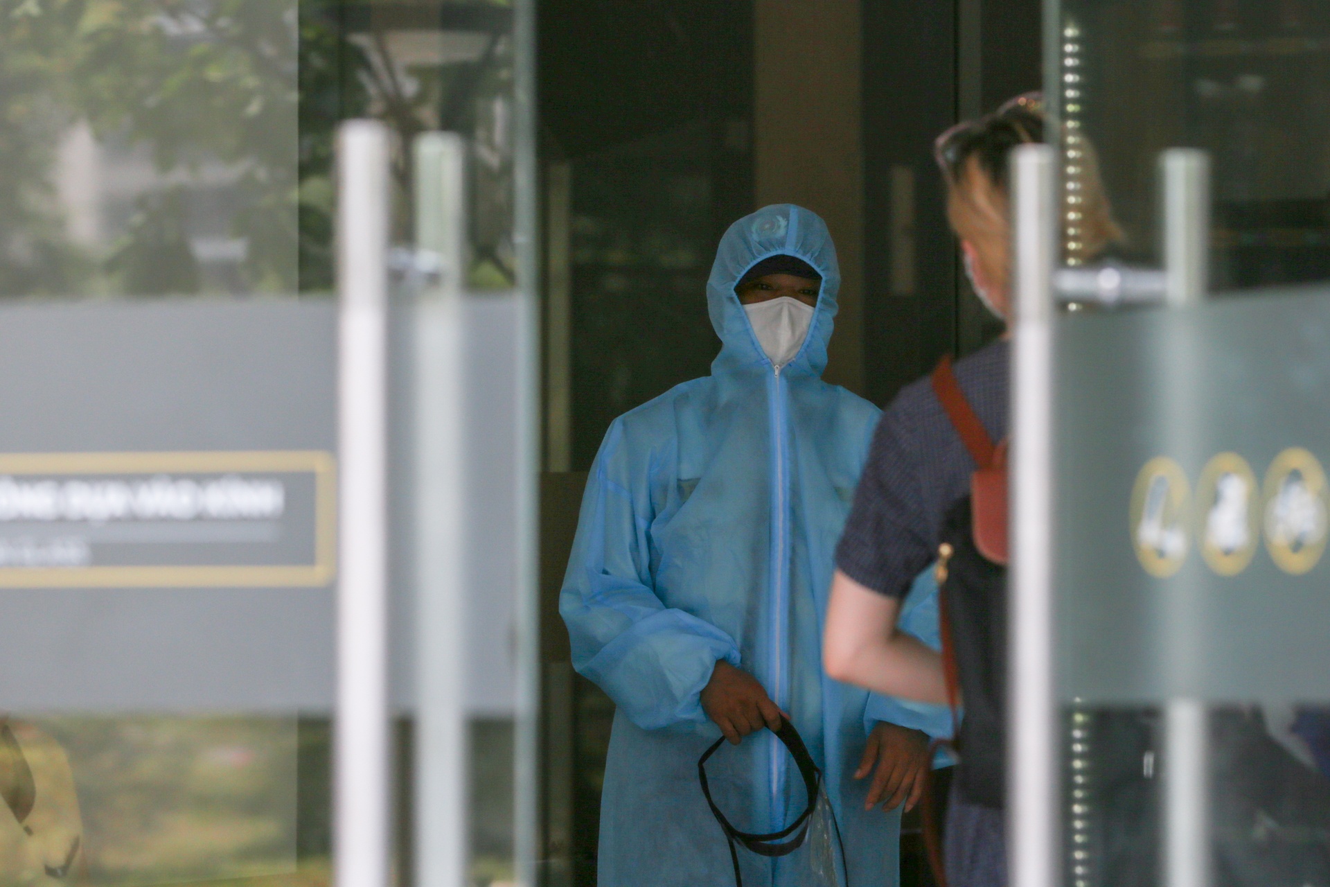 dua nguoi song tai vinhomes ocean park di cach ly anh 6