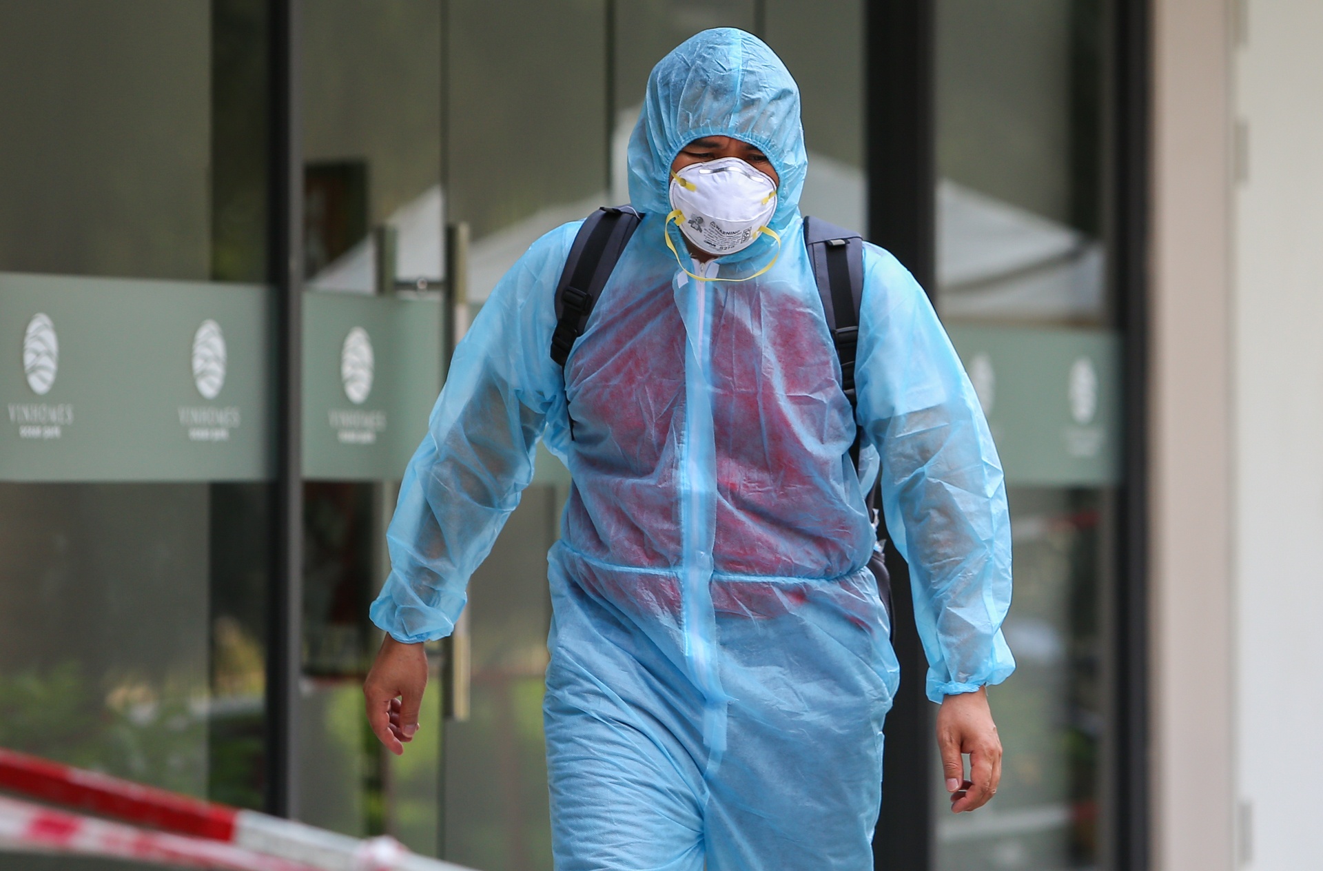 dua nguoi song tai vinhomes ocean park di cach ly anh 4