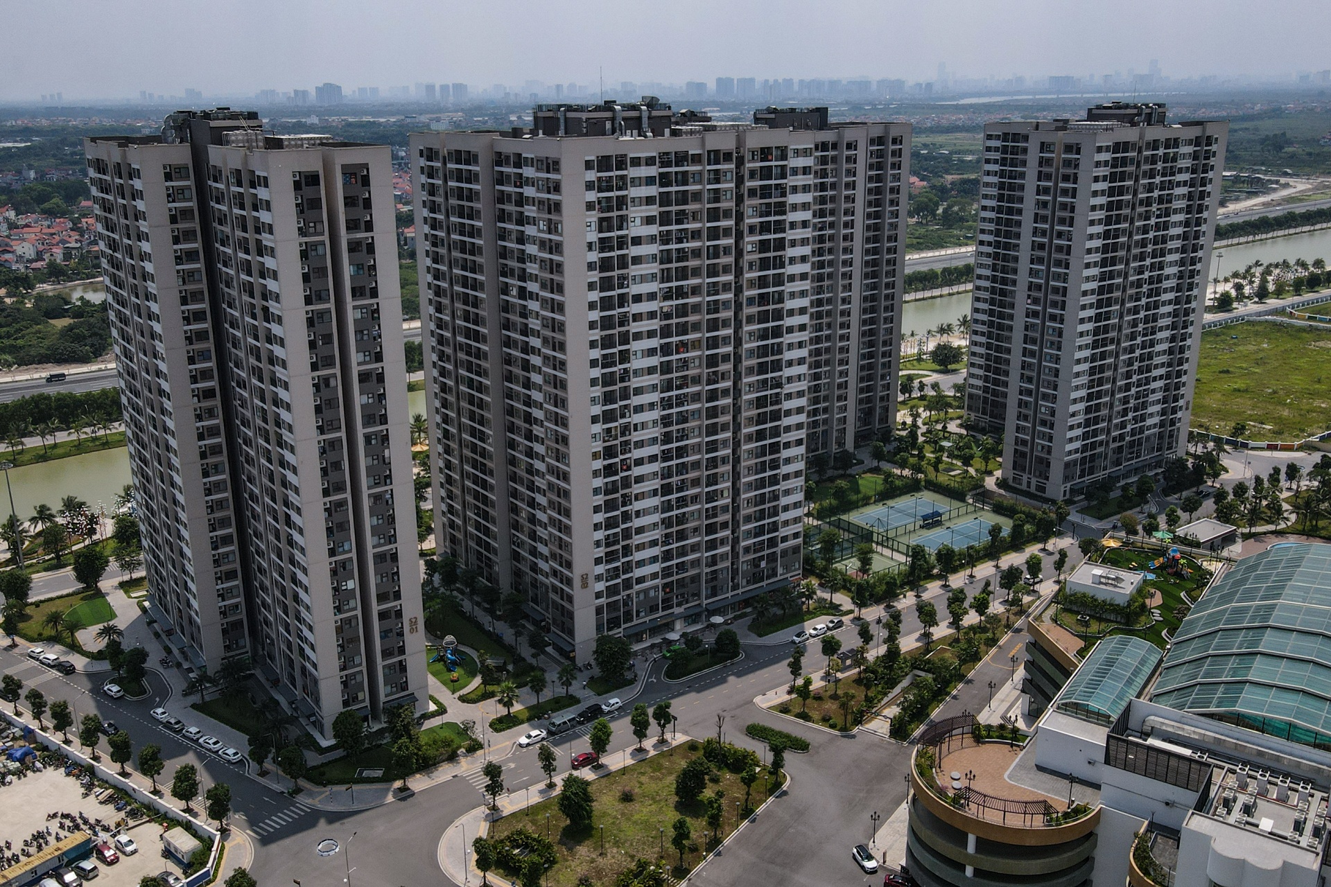 dua nguoi song tai vinhomes ocean park di cach ly anh 10