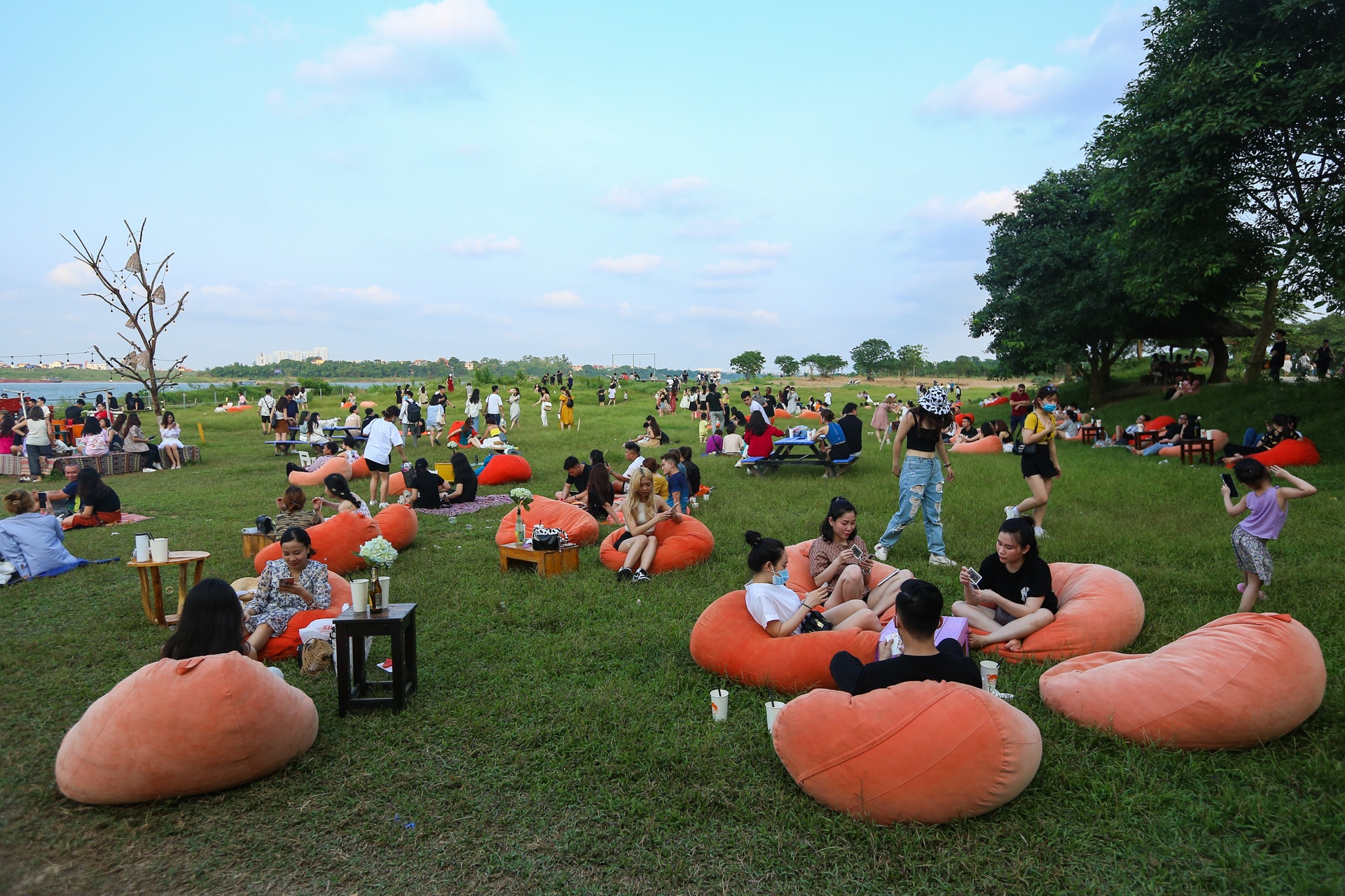 Bai da song Hong dong duc ngay cuoi tuan anh 2