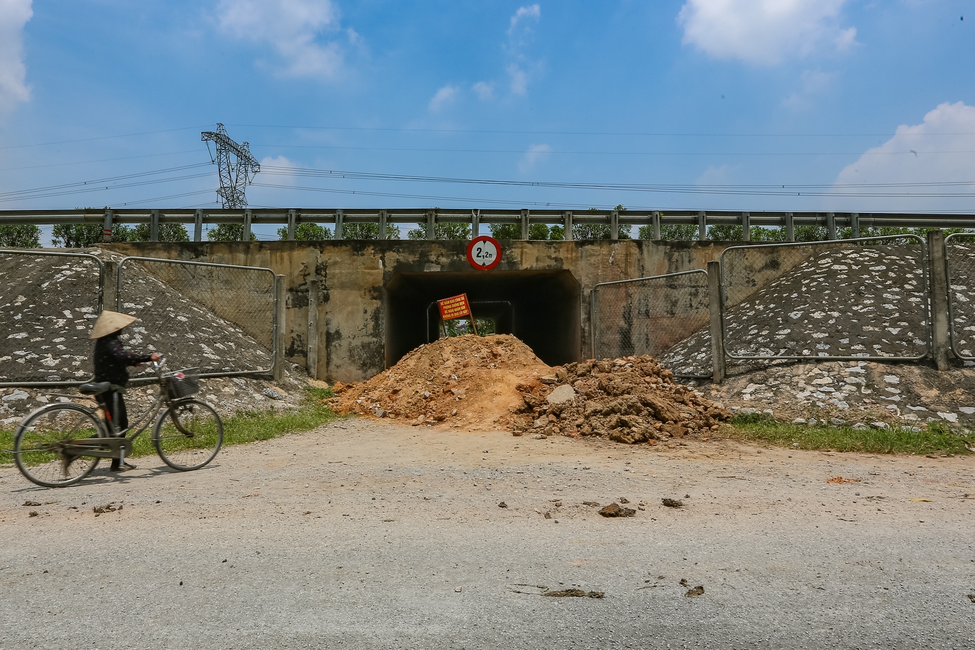 Hang loat chot chan phong dich o ngoai thanh Ha Noi anh 6
