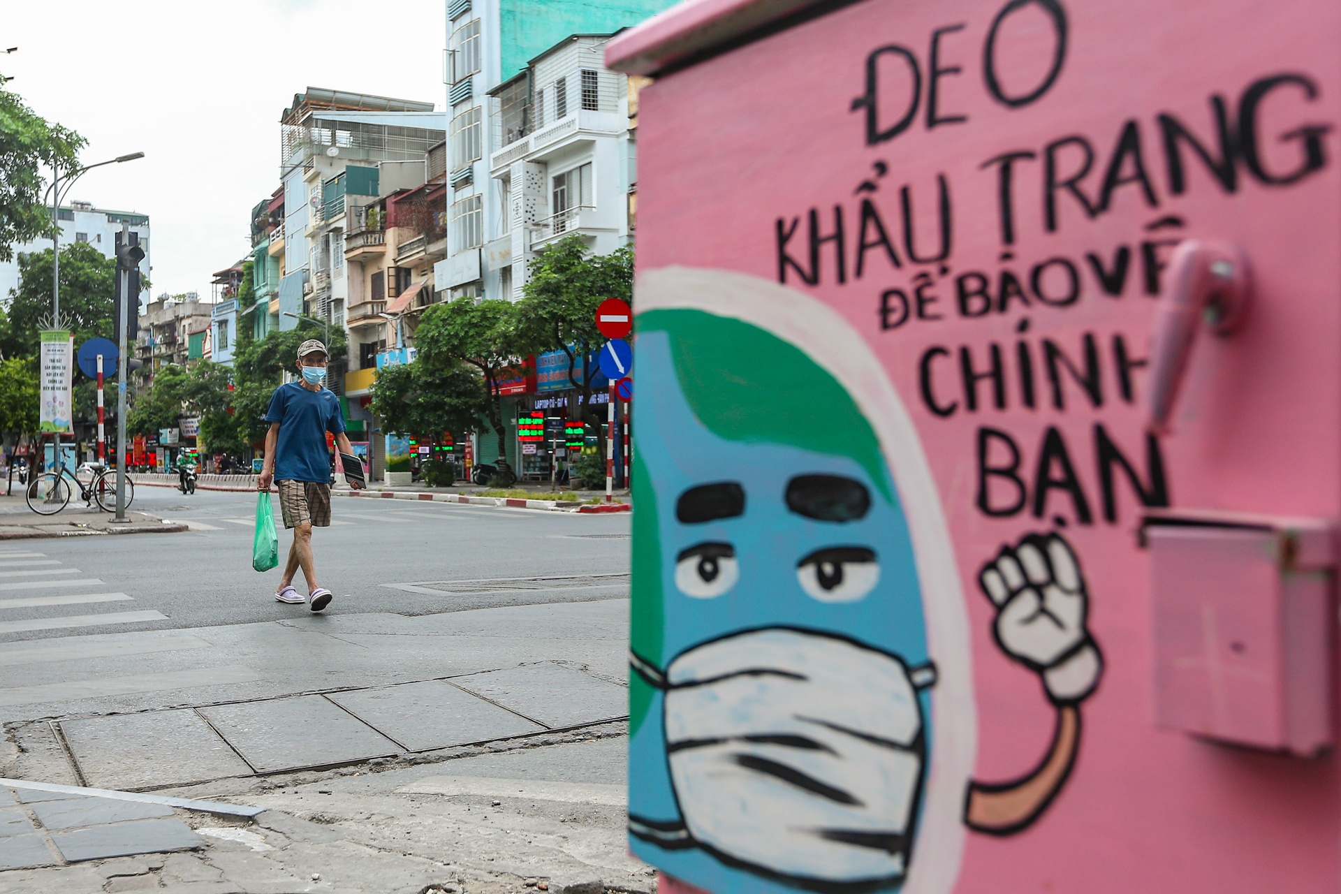 Bac si chong dich anh 4