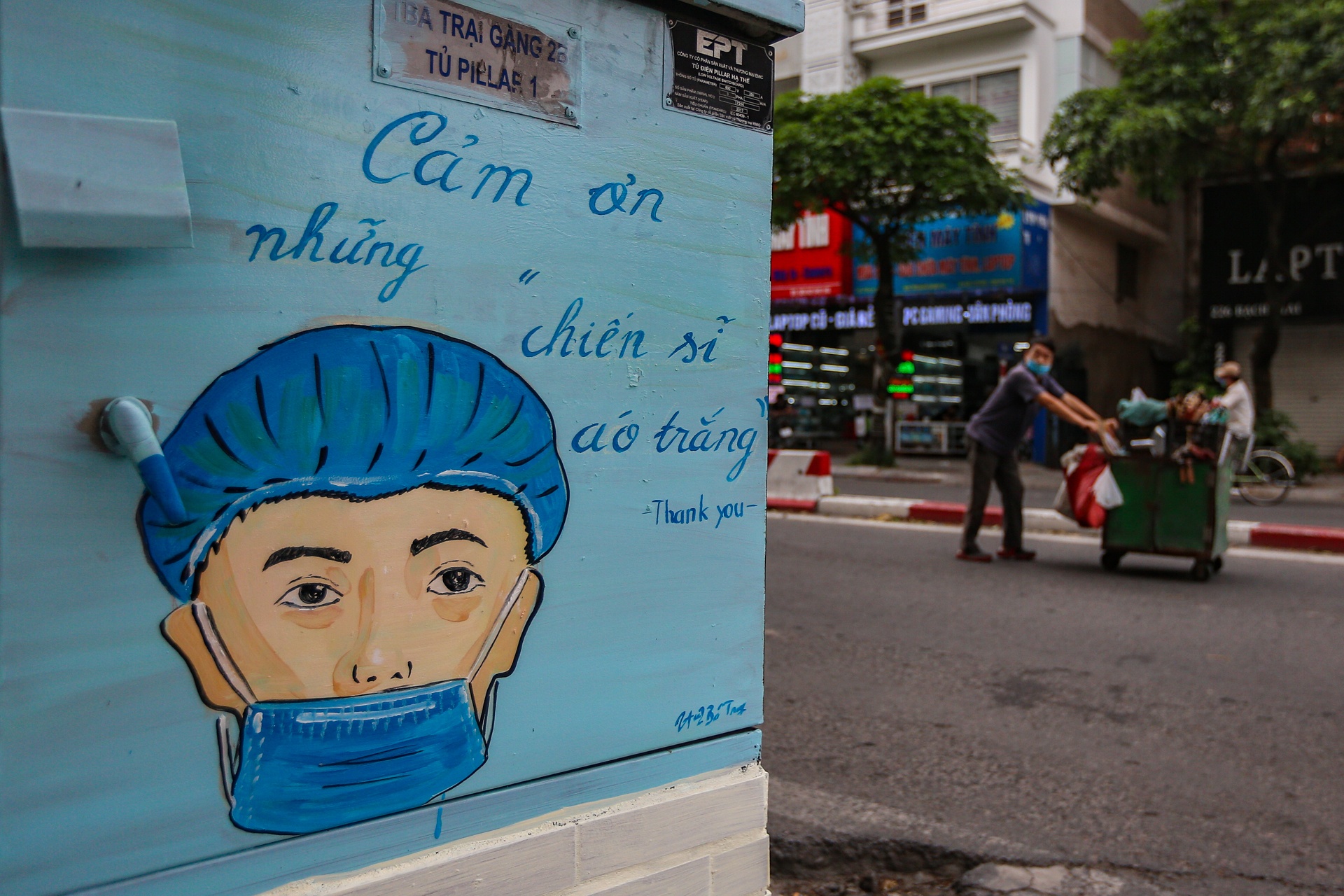 Bac si chong dich anh 5