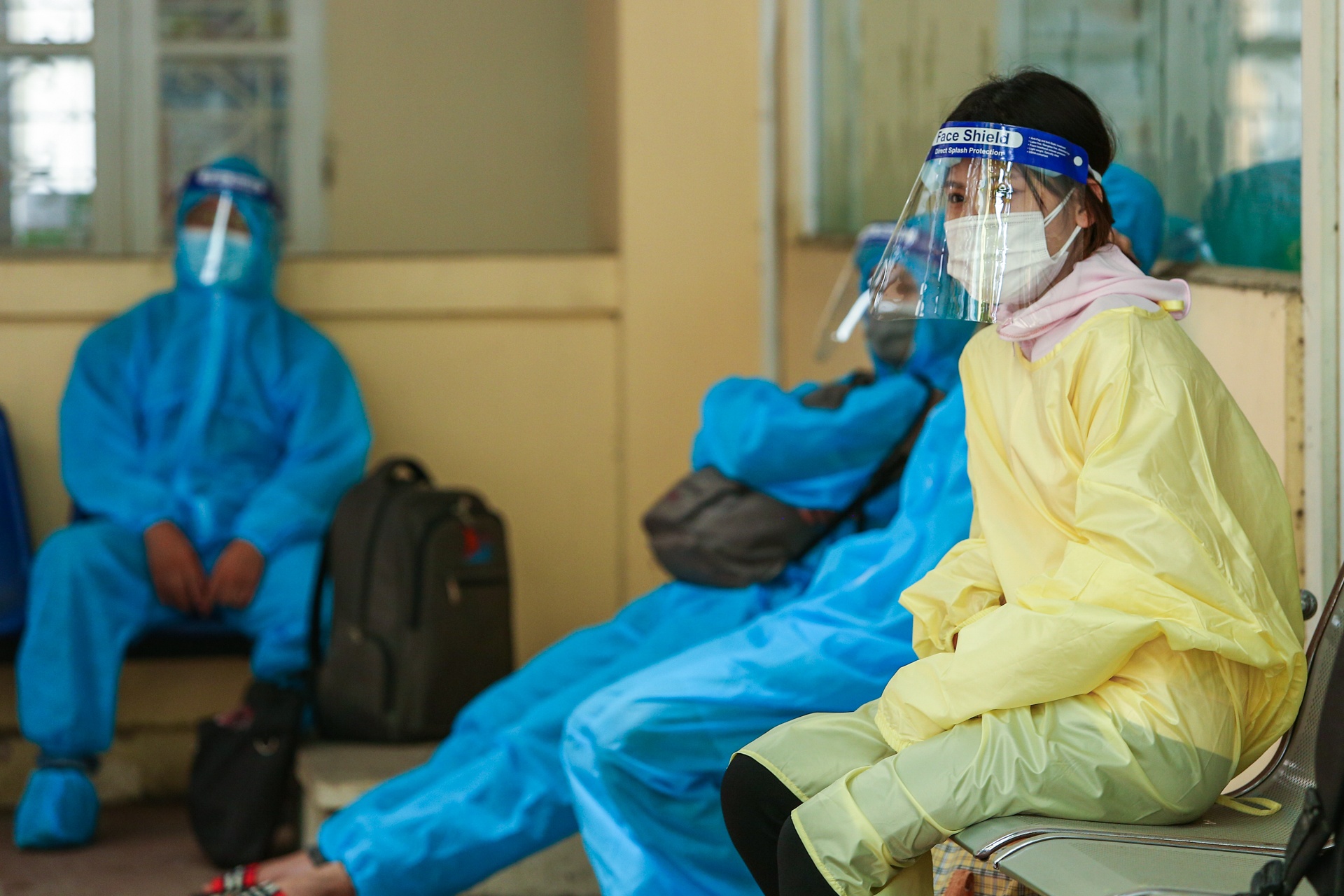 Quan Ha Dong don 19 cong dan tu Bac Giang tro ve anh 7