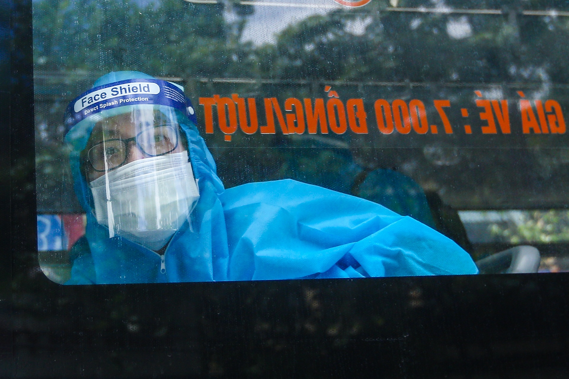 Quan Ha Dong don 19 cong dan tu Bac Giang tro ve hinh anh