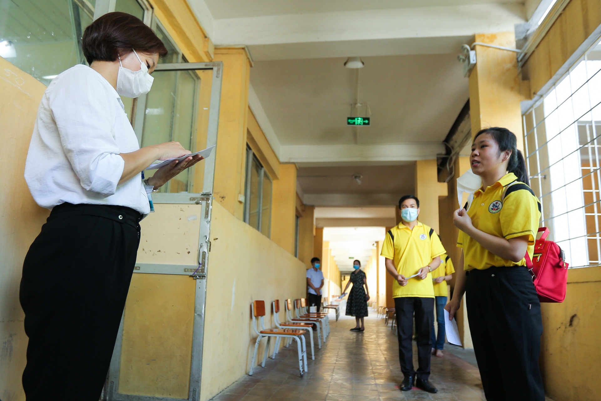 Dien tap tinh huong thi sinh thi THPT Quoc gia nghi mac Covid-19 anh 11