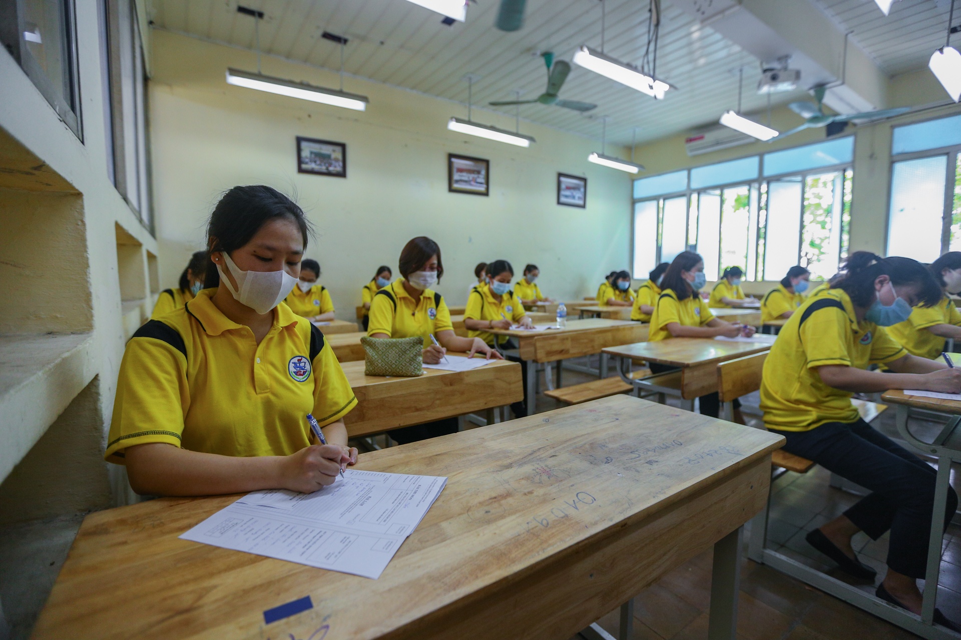 Dien tap tinh huong thi sinh thi THPT Quoc gia nghi mac Covid-19 anh 12