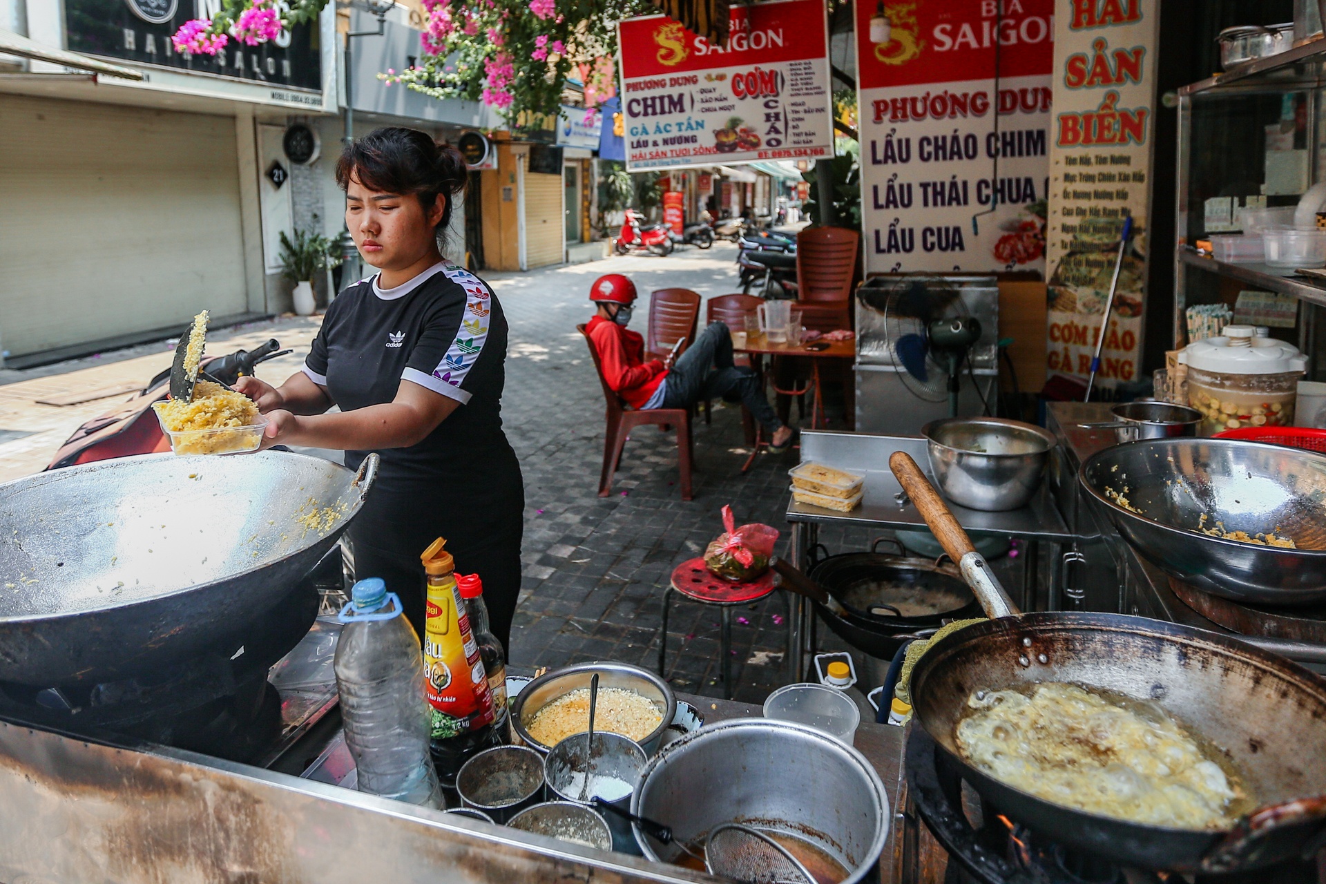 Pho am thuc Tong Duy Tan vang ve mua dich anh 4