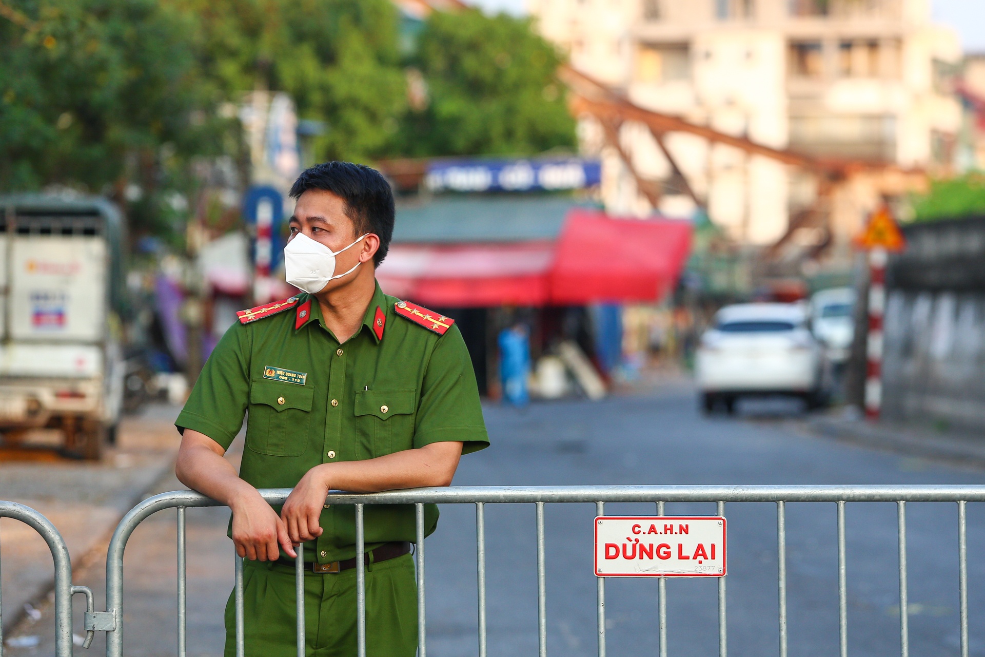 Phong toa toan bo cho Long Bien anh 4