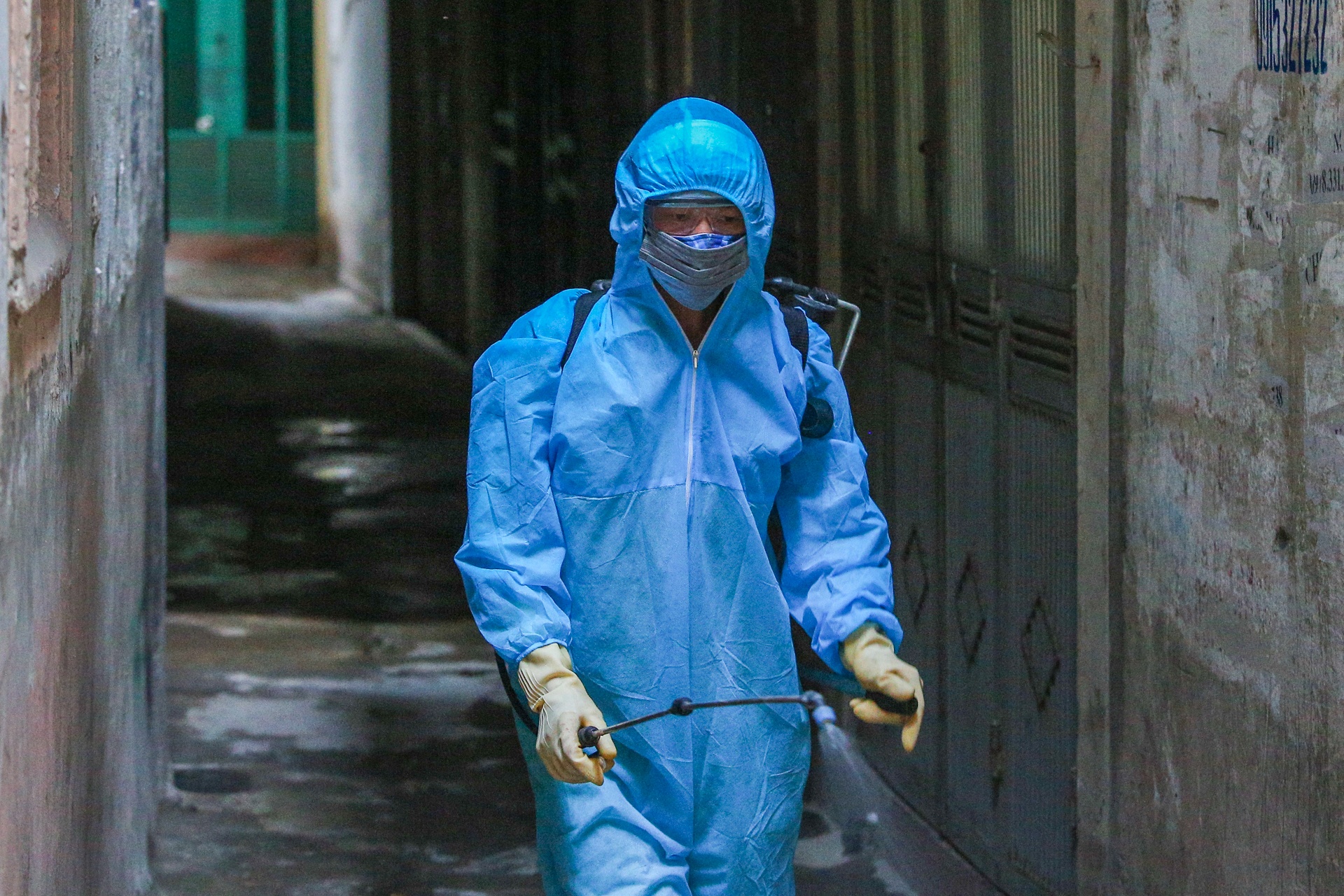 Lay mau xet nghiem gan 5.000 nguoi o quan Dong Da anh 9