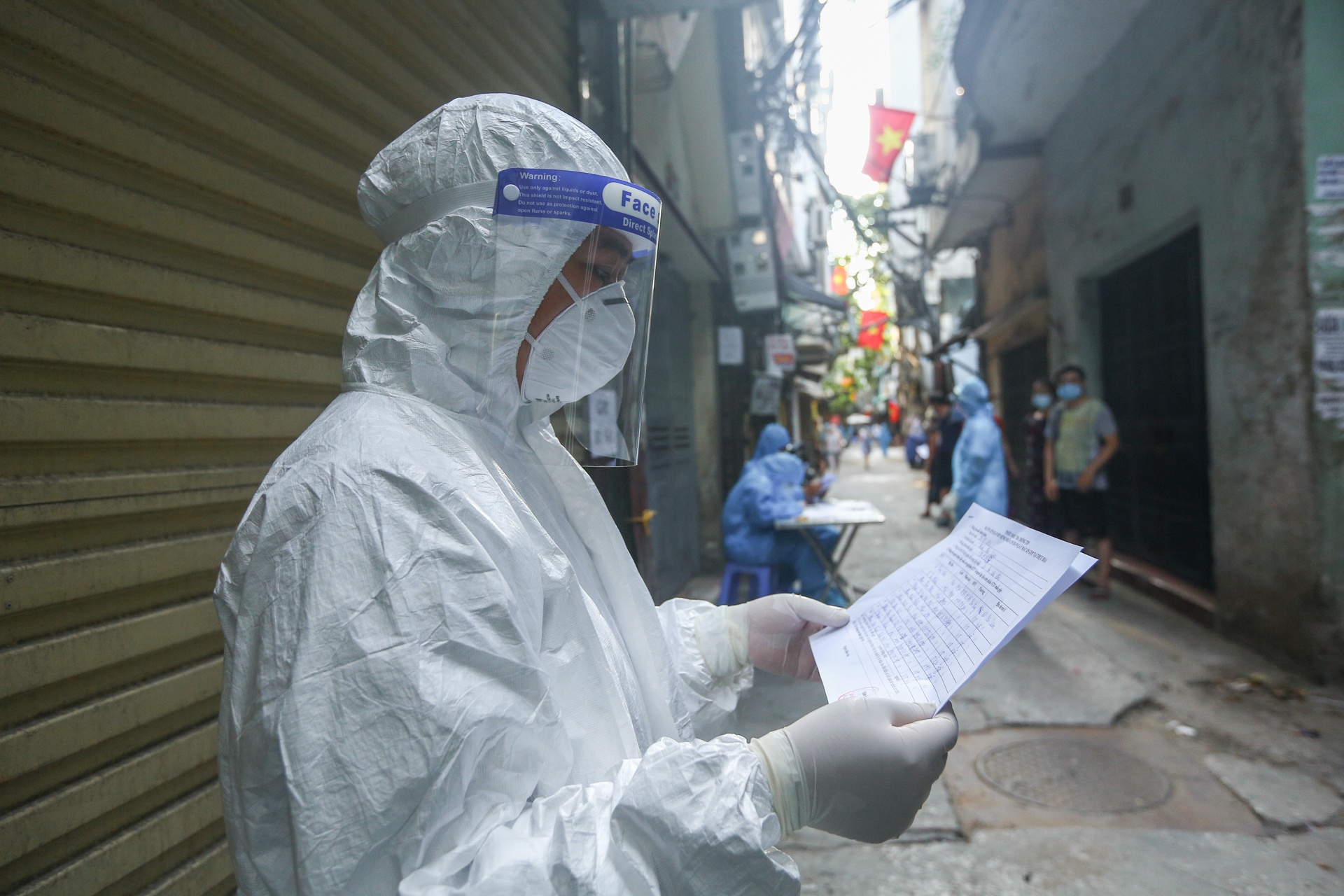 Lay mau xet nghiem gan 5.000 nguoi o quan Dong Da anh 4