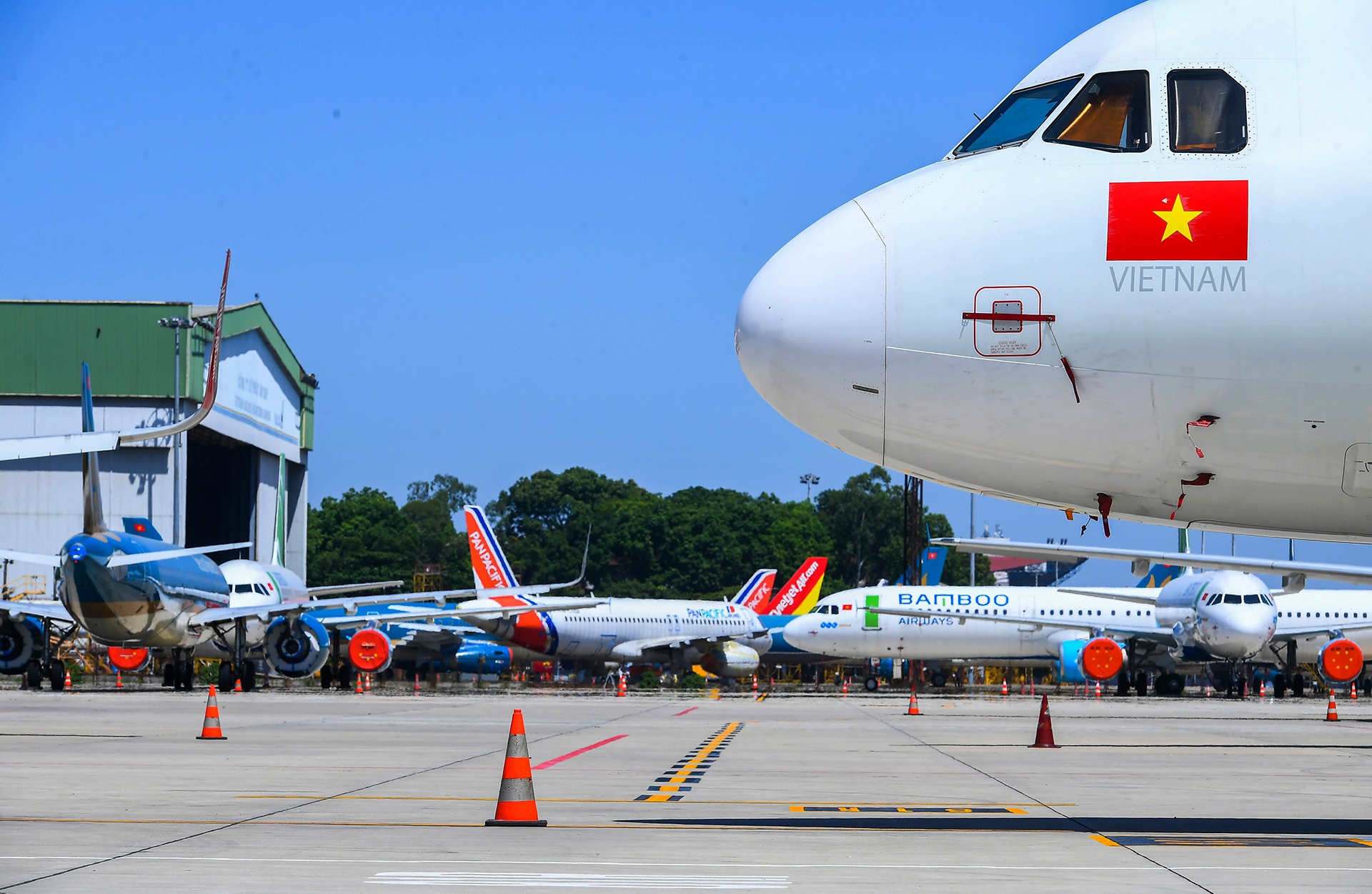 May bay xe khach ngung lan banh anh 1