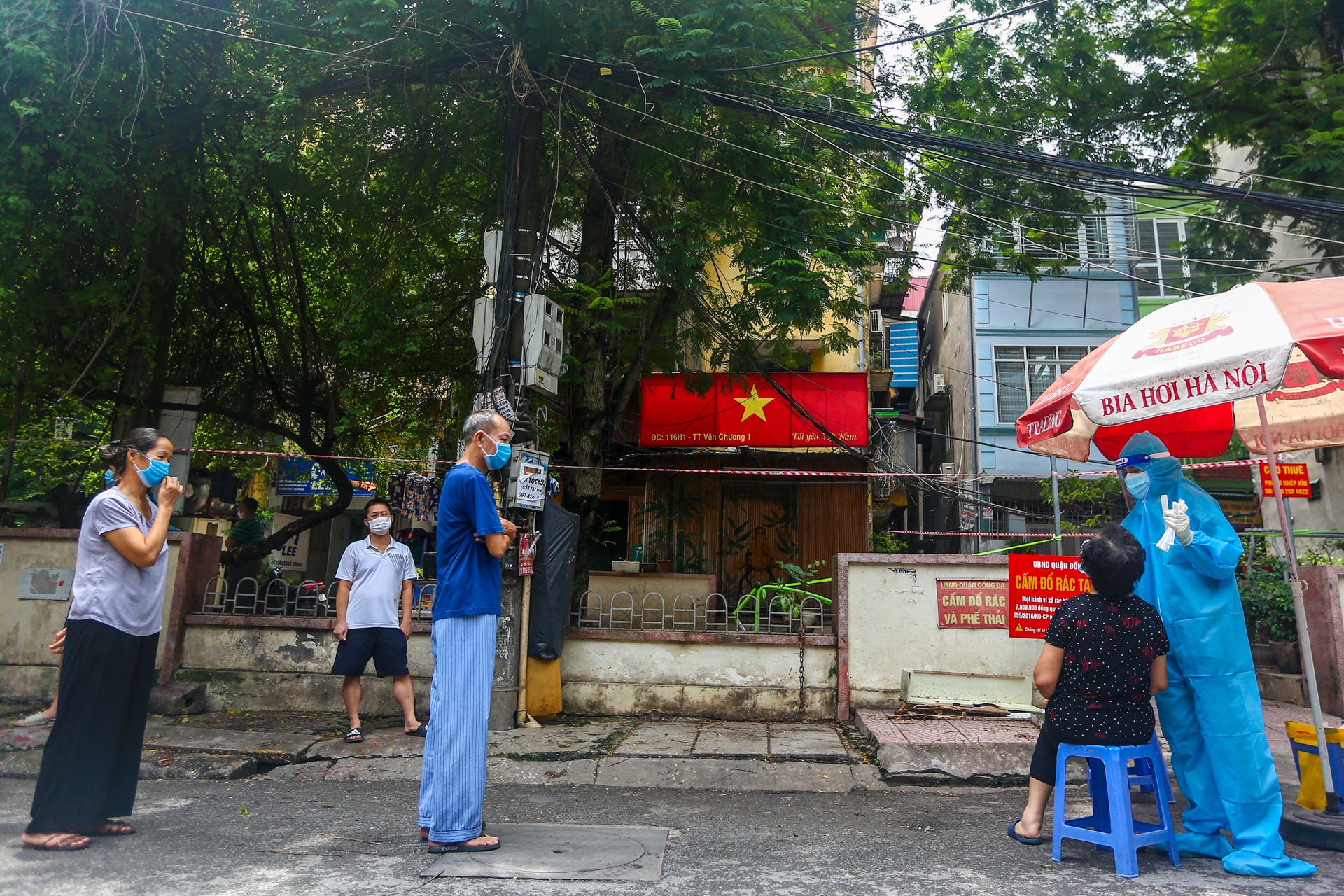 Lay mau toan bo phuong Van Chuong anh 1