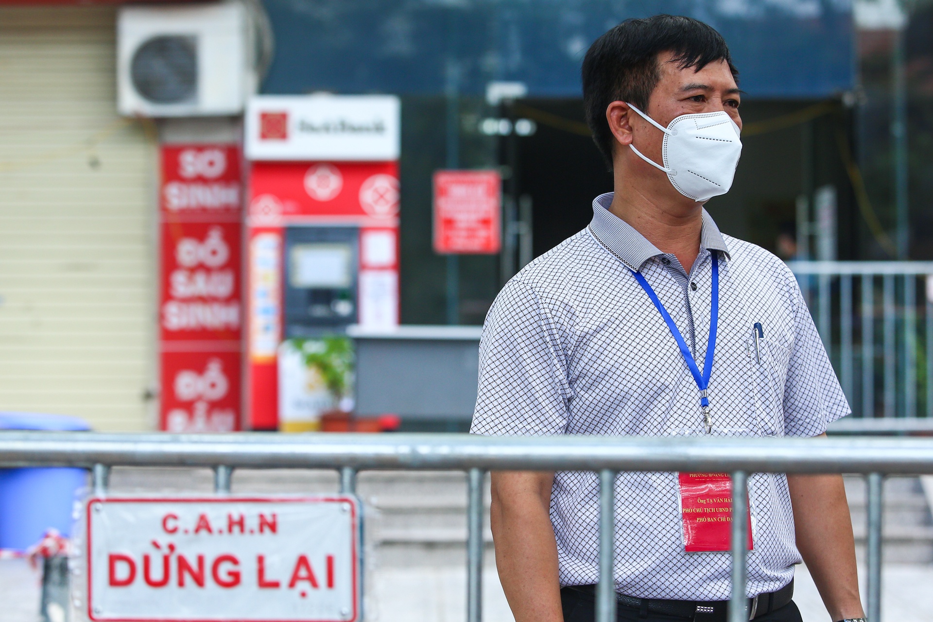 Lap so chi huy da chien,  phong toa toa nha HH4C Linh Dam anh 3