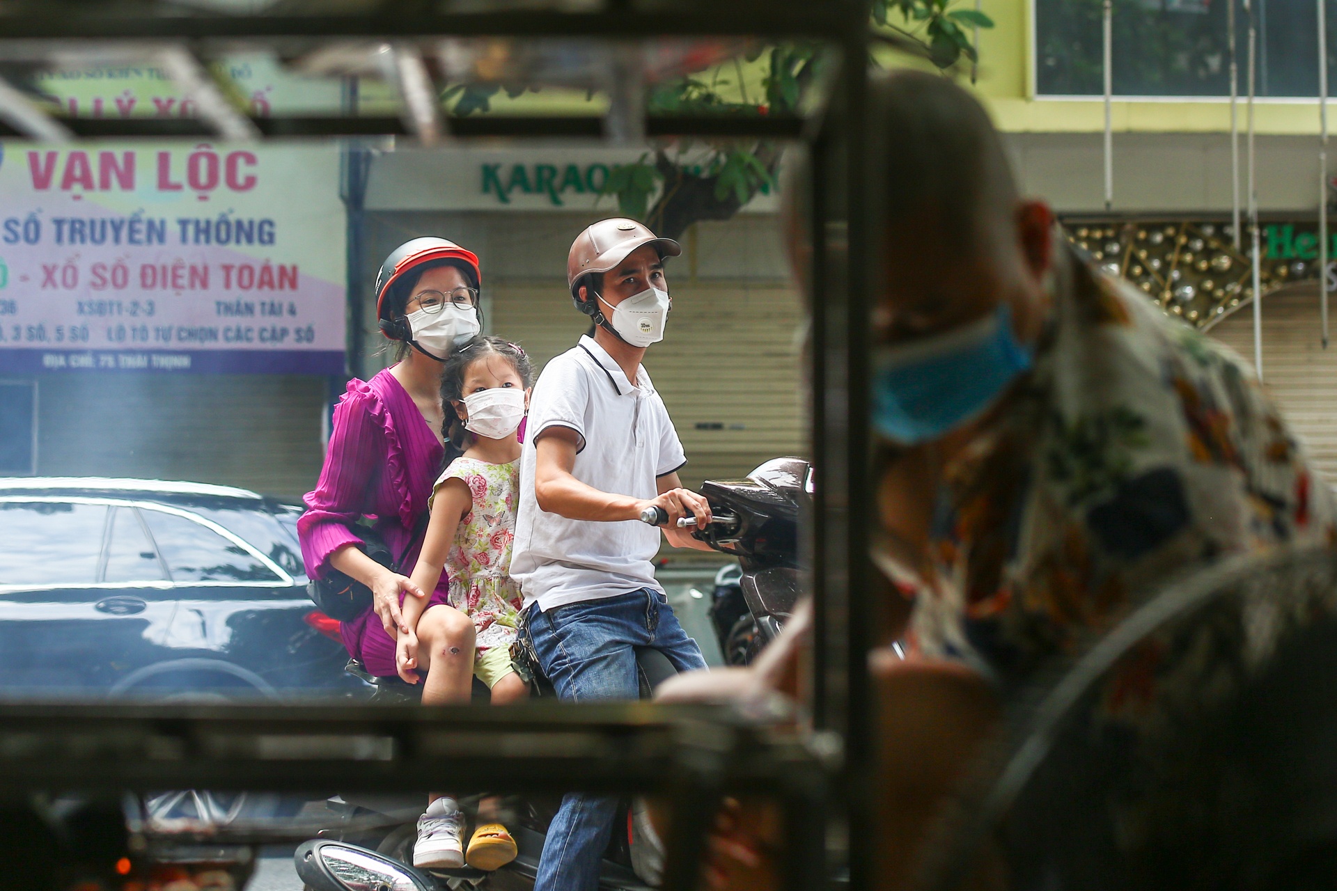 Quan an o Ha Noi tu choi nhan khach vi het hang som anh 3