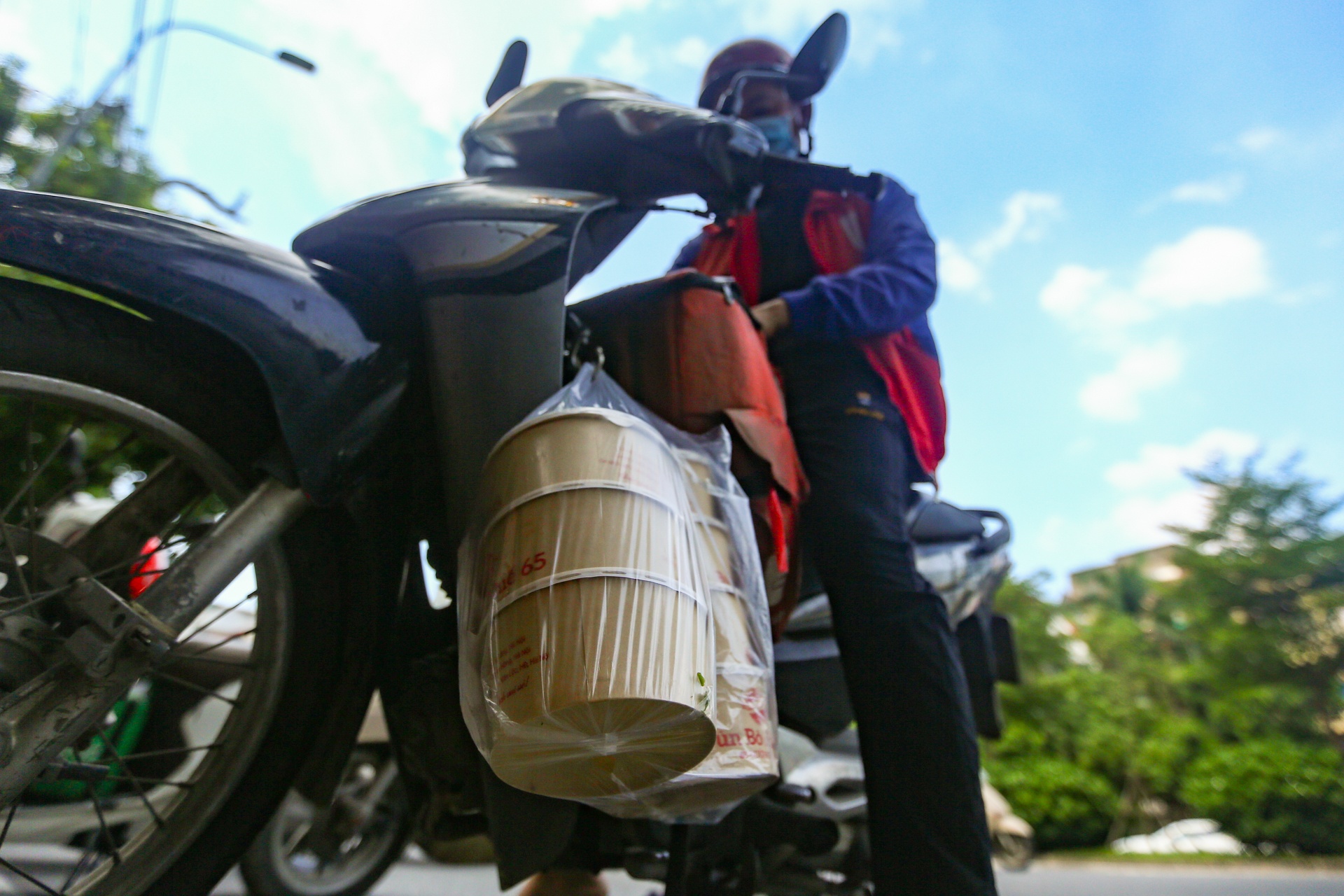 Quan an o Ha Noi tu choi nhan khach vi het hang som anh 7