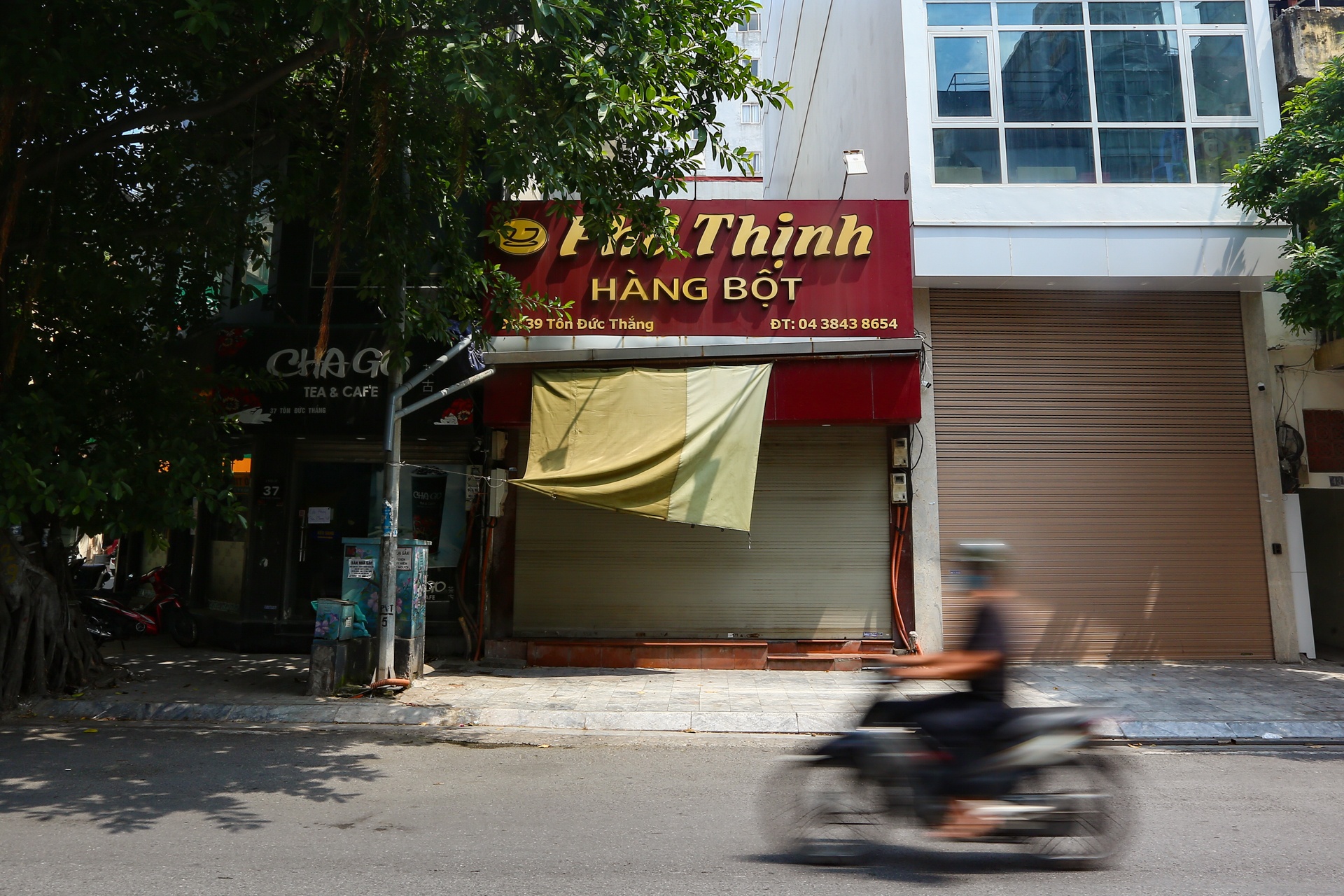 Quan an o Ha Noi tu choi nhan khach vi het hang som anh 9