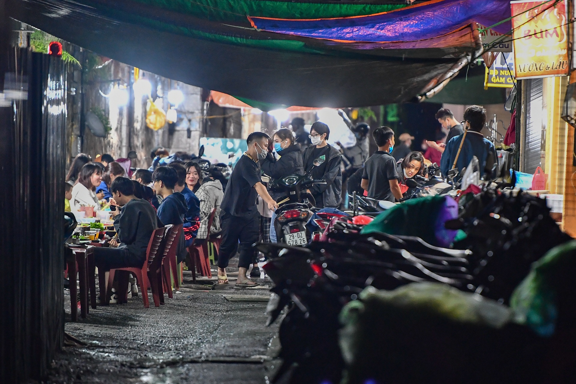 Quan lau,  nuong o Ha Noi kin khach ngay cuoi tuan anh 5
