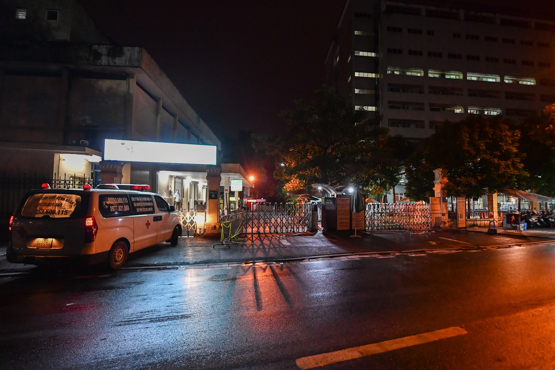 benh vien Viet Duc go phong toa anh 11