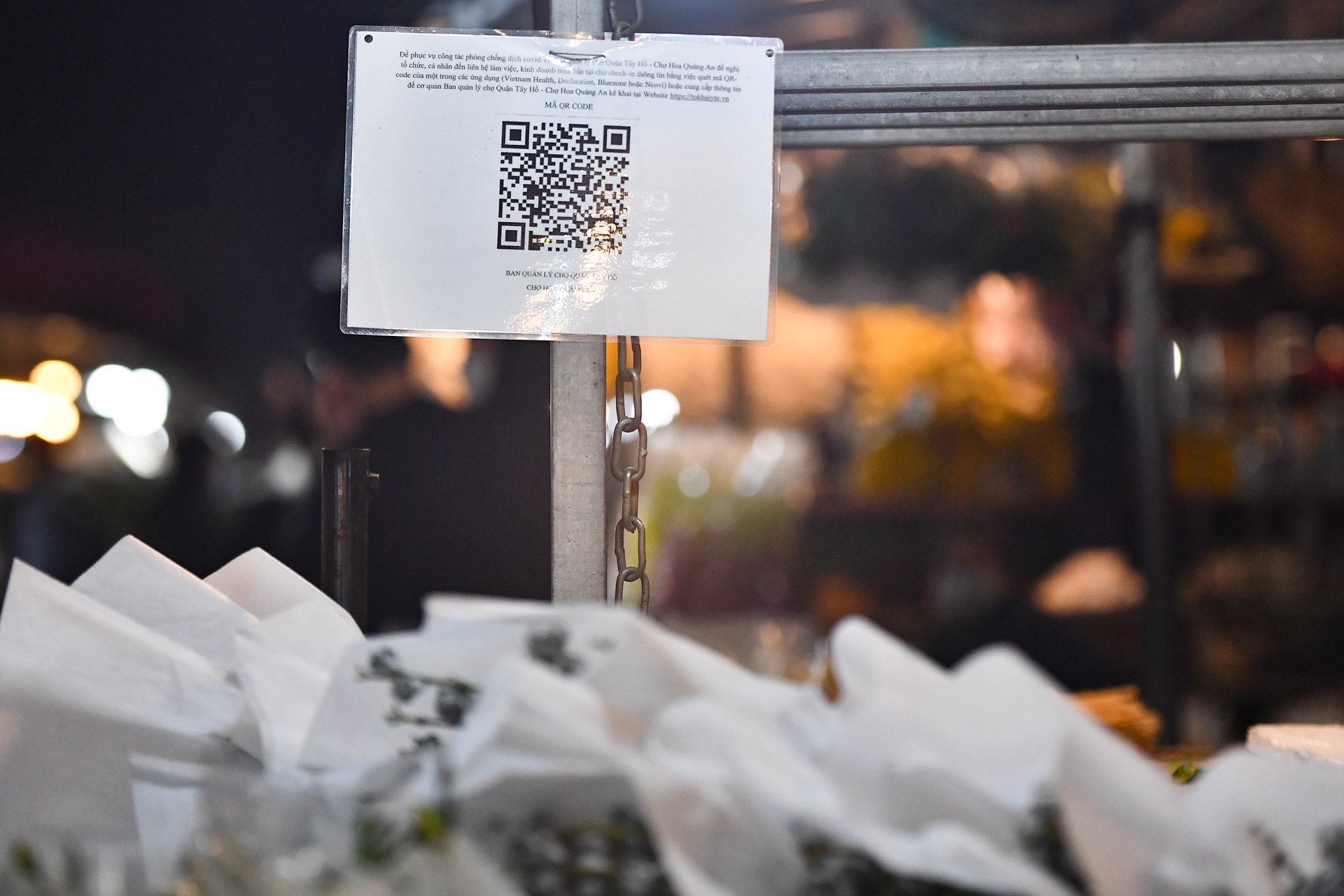 Cho hoa dem Quang An nhon nhip rang sang ngay Phu nu Viet Nam anh 11