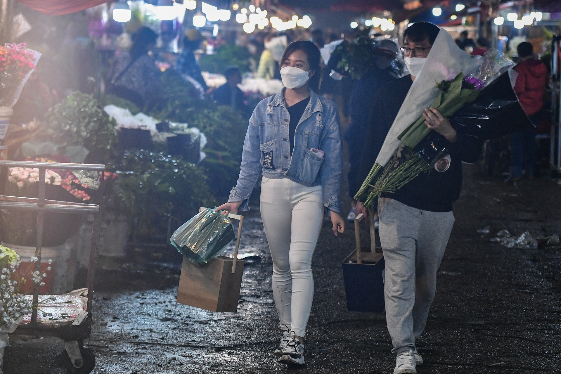 Cho hoa dem Quang An nhon nhip rang sang ngay Phu nu Viet Nam anh 7